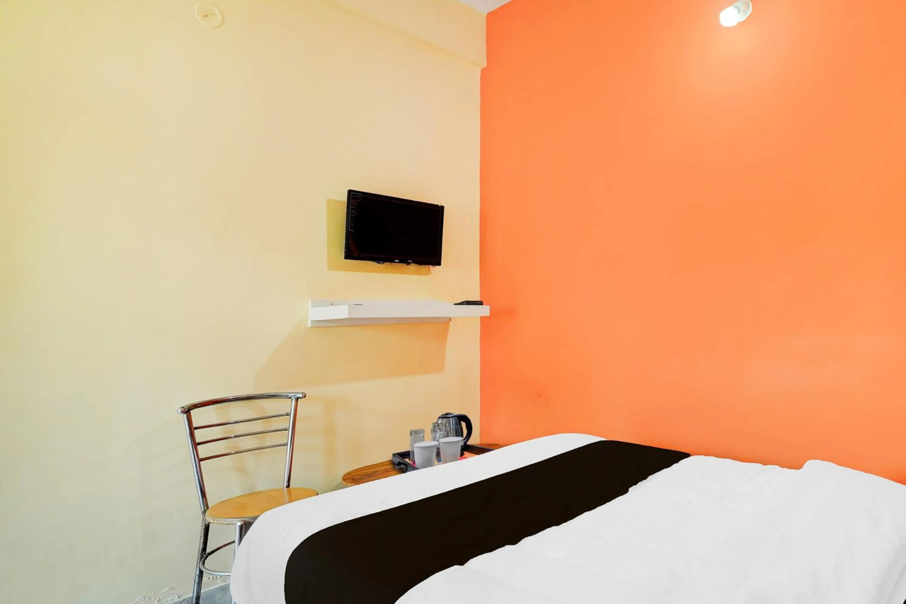 Bedroom, Bed in Hotel O Ramachandrapuram formerly known Nataraja Boarding & Lodging