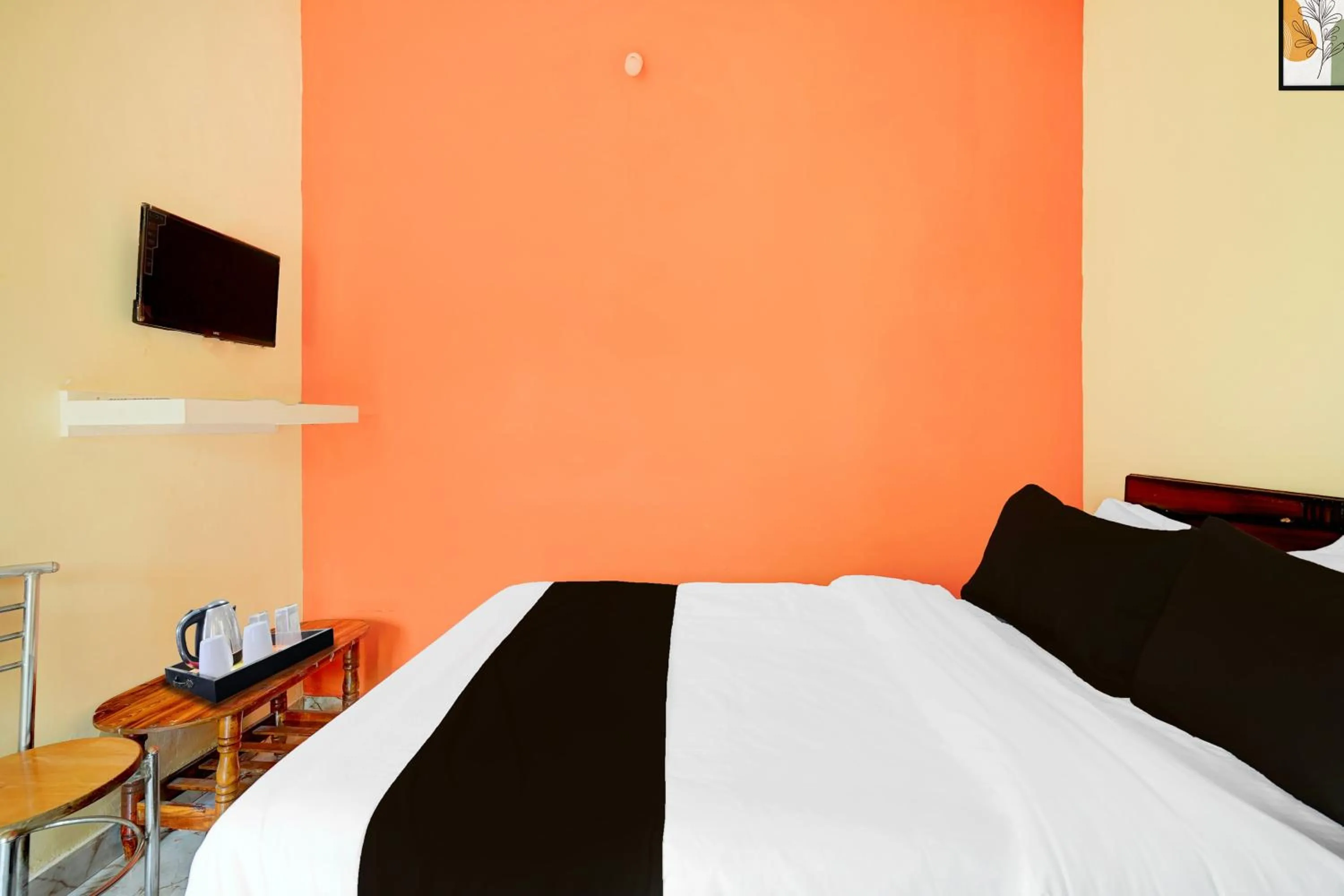 Bedroom, Bed in Hotel O Ramachandrapuram formerly known Nataraja Boarding & Lodging
