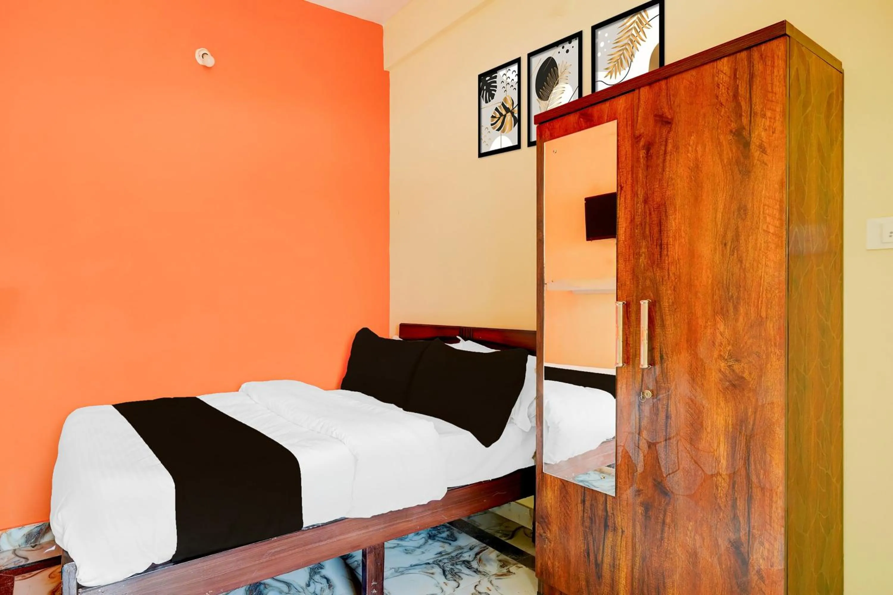 Bedroom, Bed in Hotel O Ramachandrapuram formerly known Nataraja Boarding & Lodging