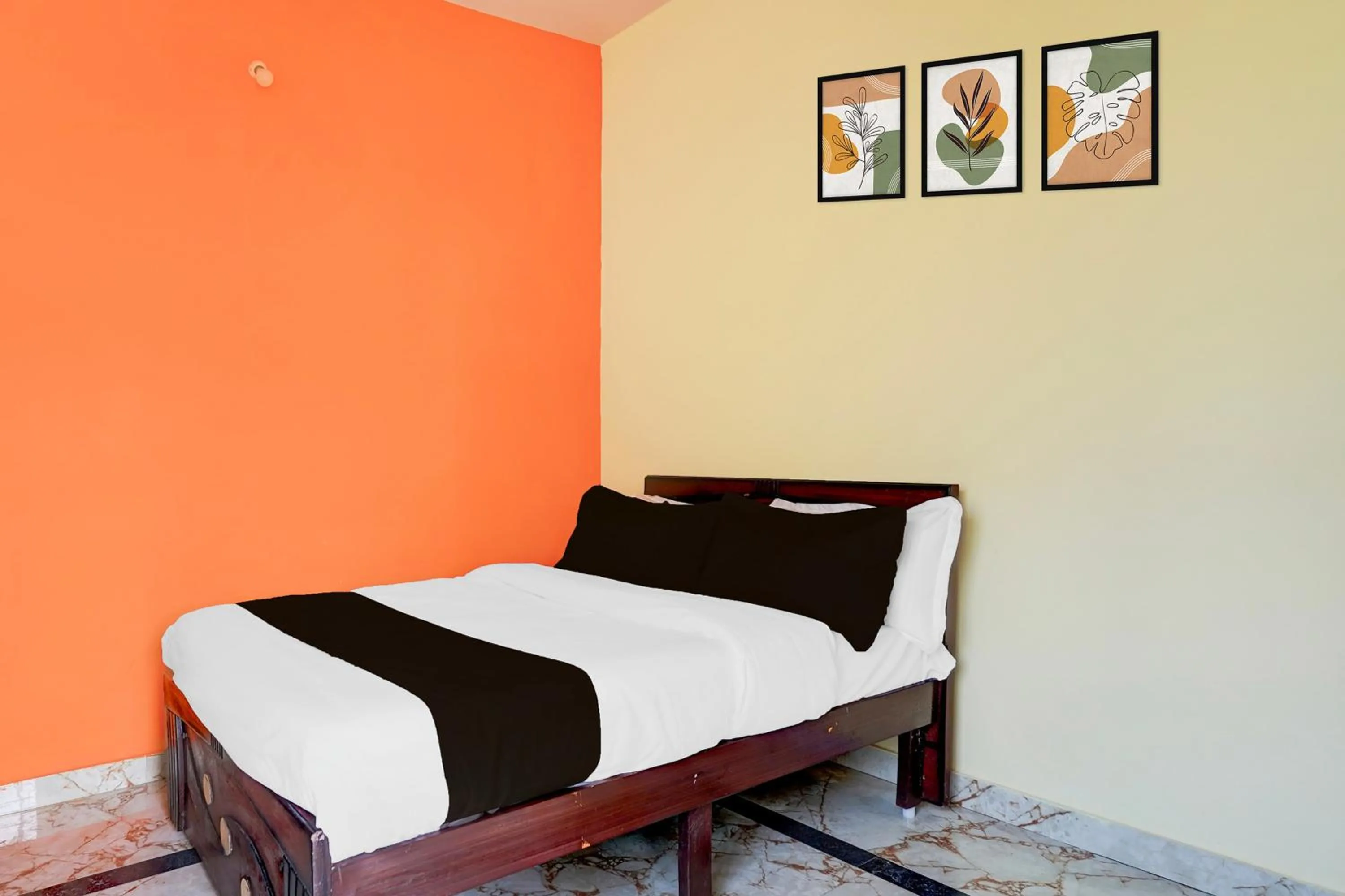 Bedroom, Bed in Hotel O Ramachandrapuram formerly known Nataraja Boarding & Lodging