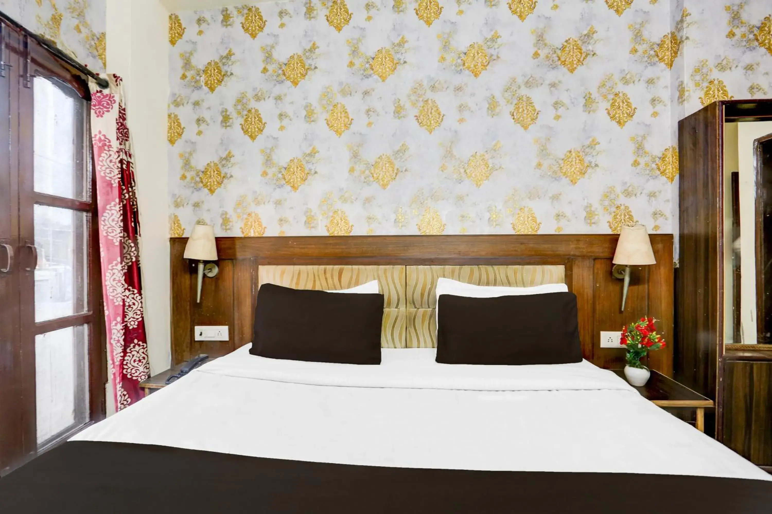 Bedroom, Bed in Super Hotel O Subhani Building Formerly Hotel Amandeep Bedroom, Bed in Super Hotel O Subhani Building Formerly Hotel Amandeep