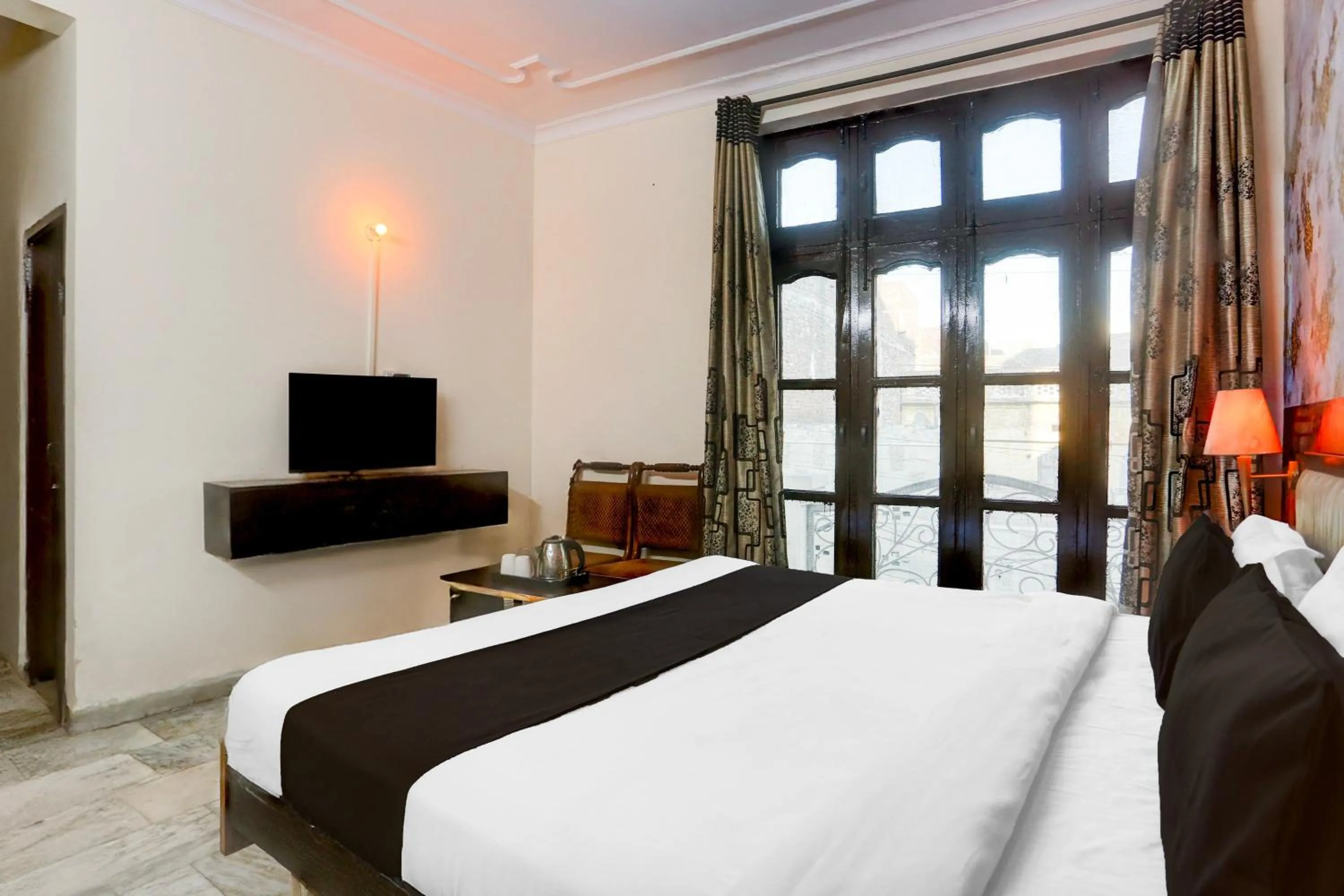 Bedroom, Bed in Super Hotel O Subhani Building Formerly Hotel Amandeep