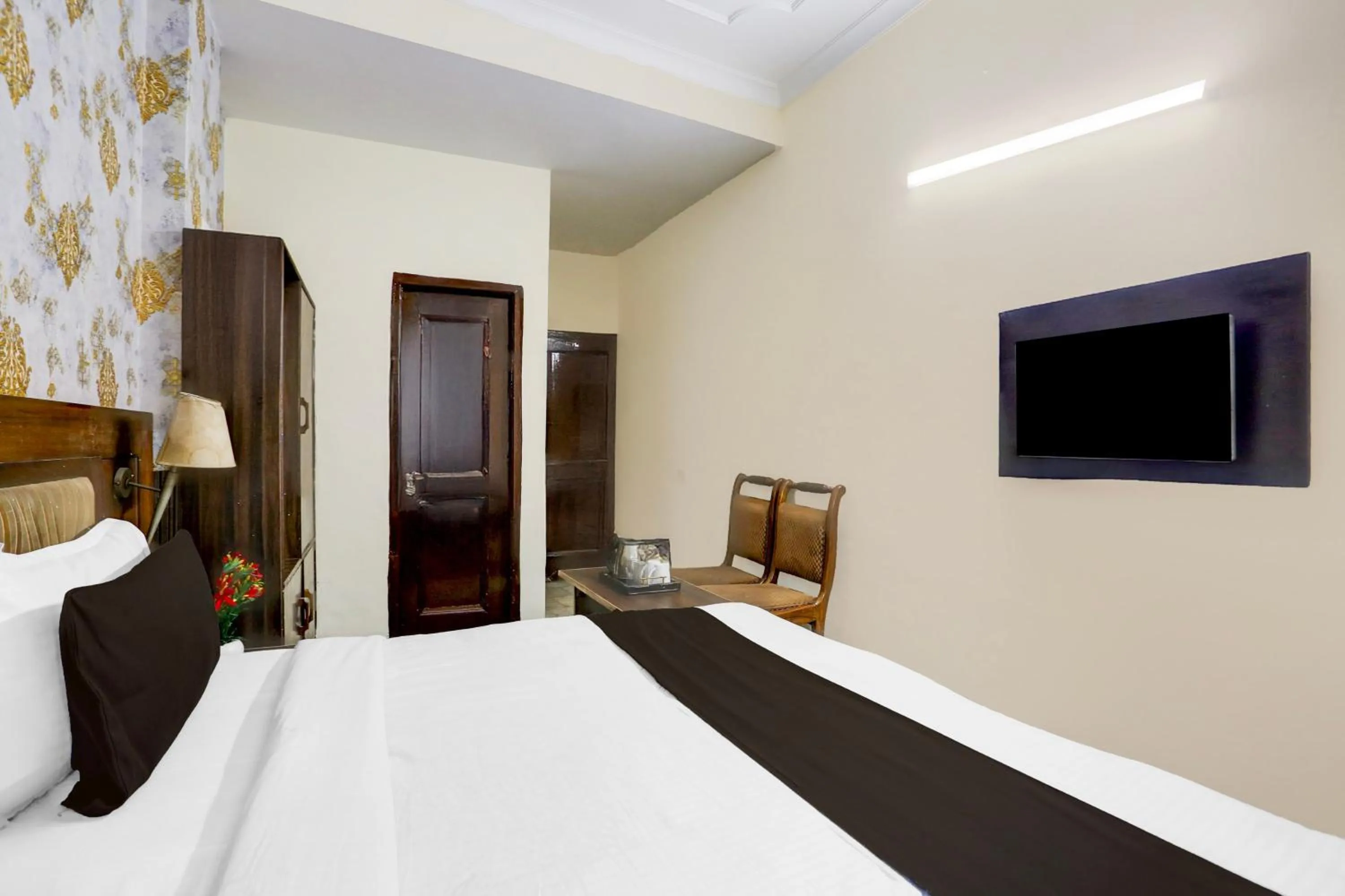 Bedroom, Bed in Super Hotel O Subhani Building Formerly Hotel Amandeep