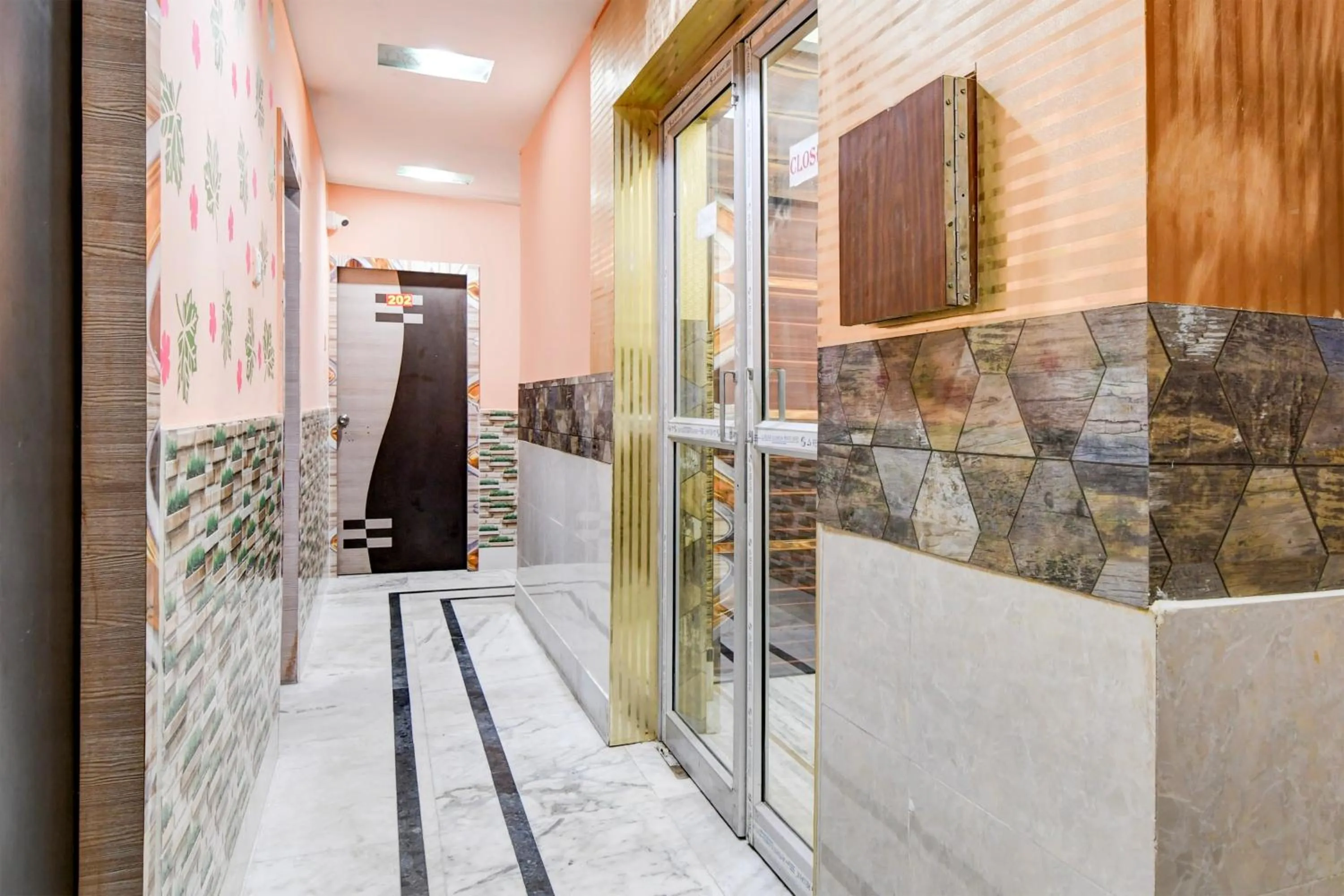 Lobby or reception in Super Hotel O Kolkata Near Acropolis Mall Formerly 7 Horse GH