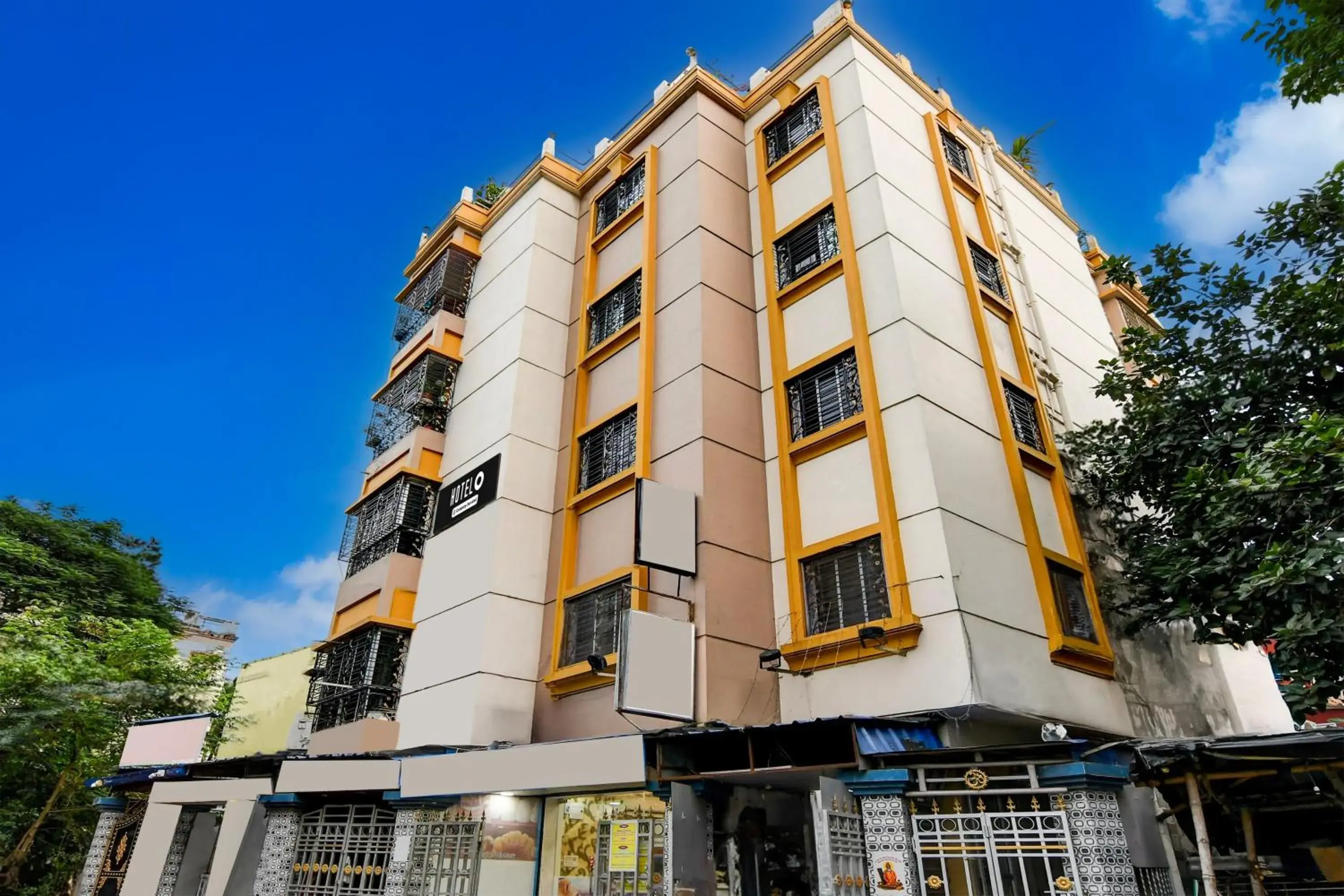 Facade/entrance in Super Hotel O Kolkata Near Acropolis Mall Formerly 7 Horse GH Facade/entrance in Super Hotel O Kolkata Near Acropolis Mall Formerly 7 Horse GH