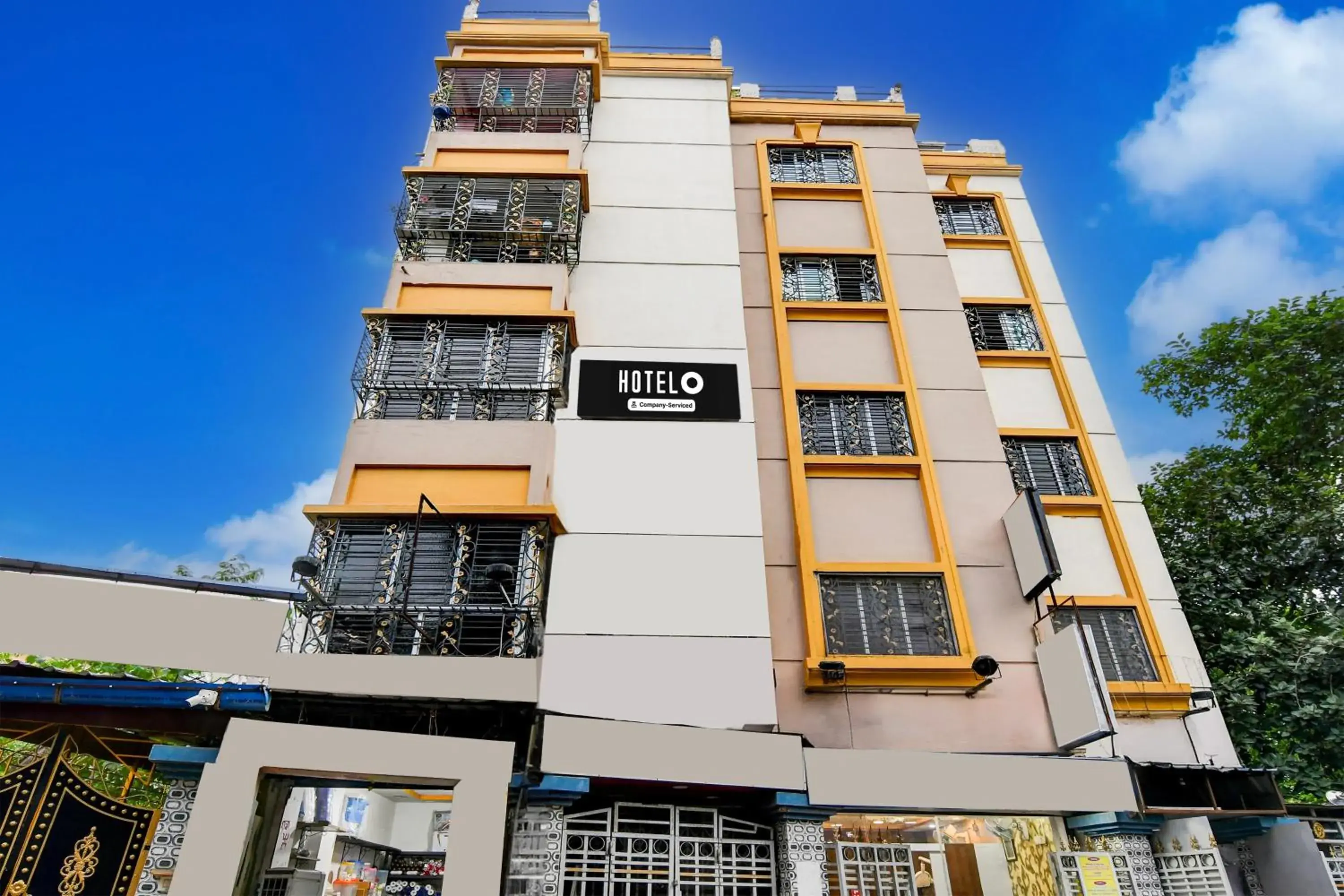 Facade/entrance in Super Hotel O Kolkata Near Acropolis Mall Formerly 7 Horse GH Facade/entrance in Super Hotel O Kolkata Near Acropolis Mall Formerly 7 Horse GH