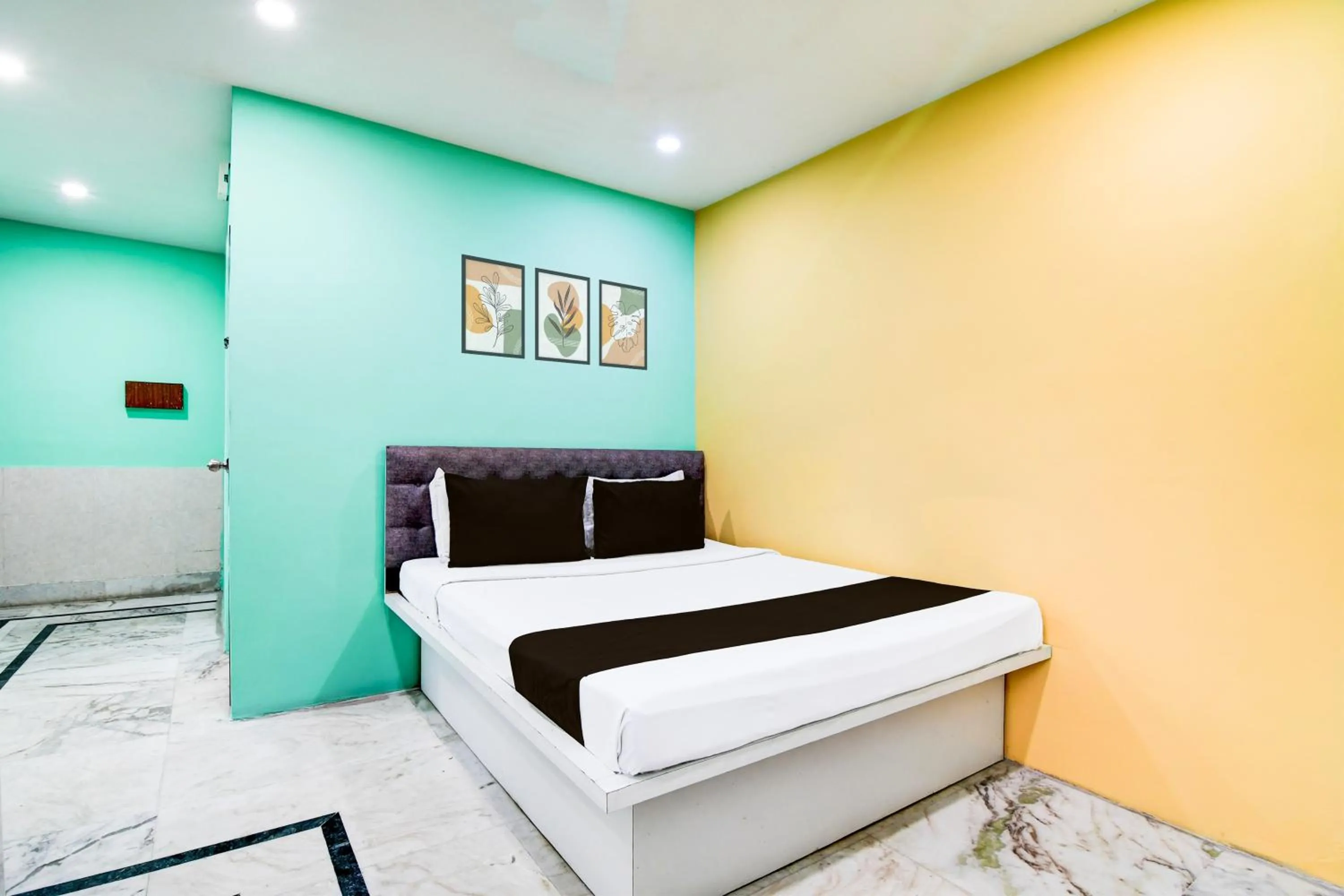 Bedroom, Bed in Super Hotel O Kolkata Near Acropolis Mall Formerly 7 Horse GH