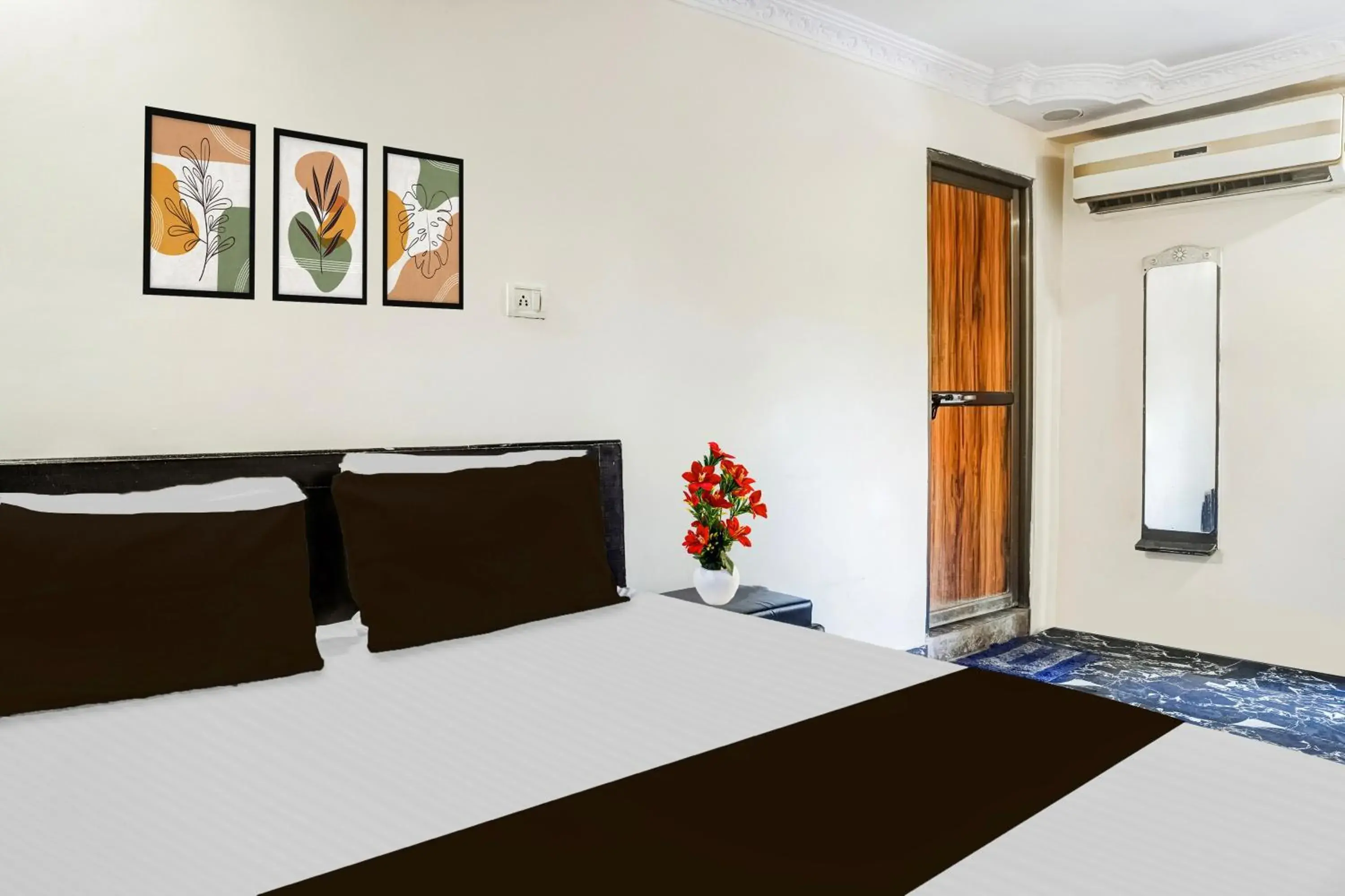 Bedroom, Bed in Super Hotel O Russel Chowk Formerly VN Residency Jabalpur Bedroom, Bed in Super Hotel O Russel Chowk Formerly VN Residency Jabalpur