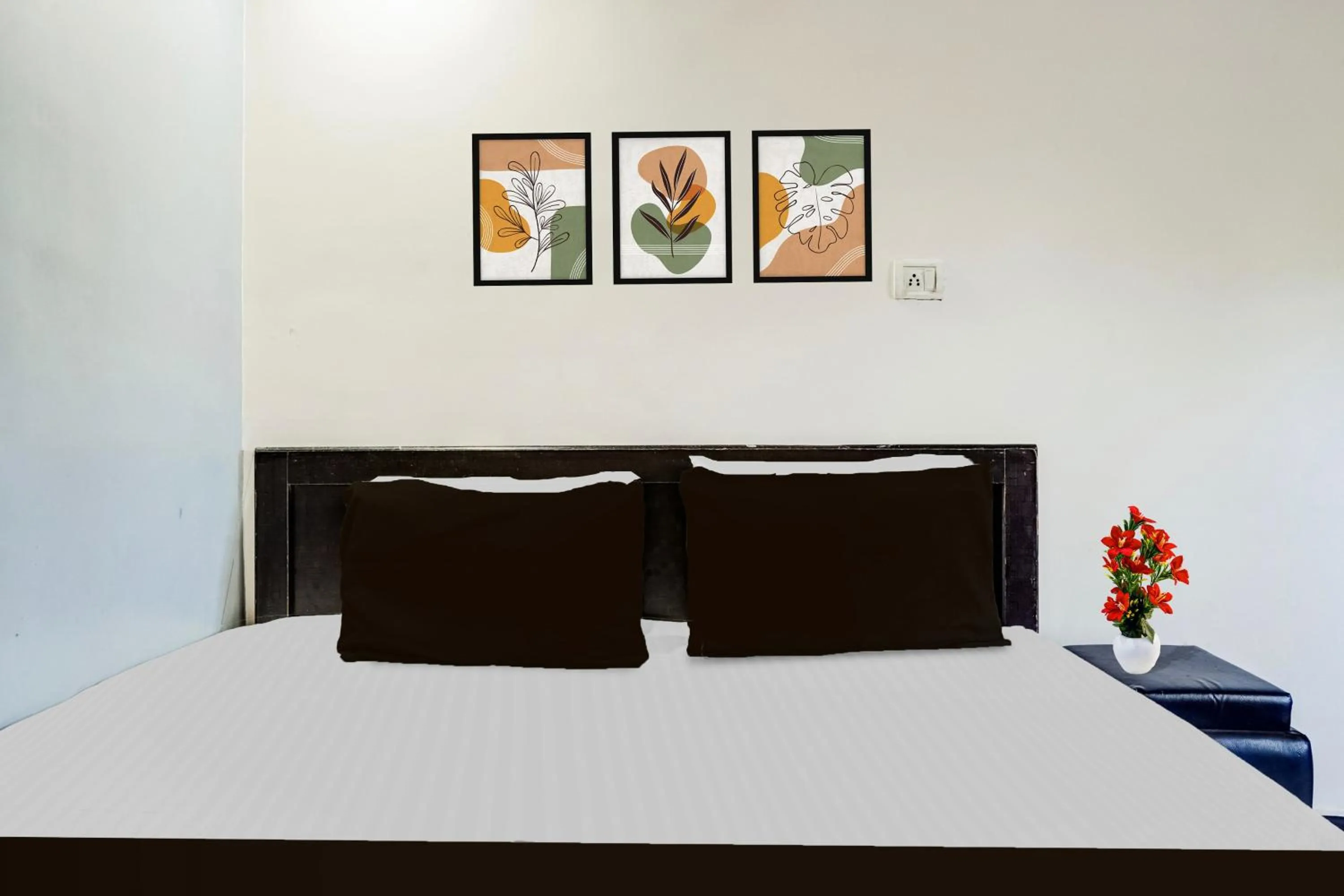 Bedroom, Bed in Super Hotel O Russel Chowk Formerly VN Residency Jabalpur