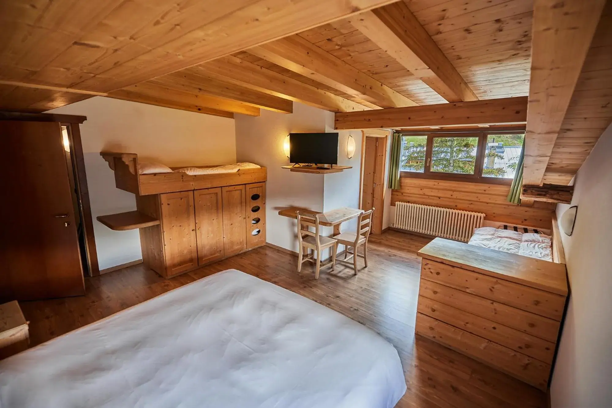 Quadruple Room in Hotel Vallechiara Quadruple Room in Hotel Vallechiara