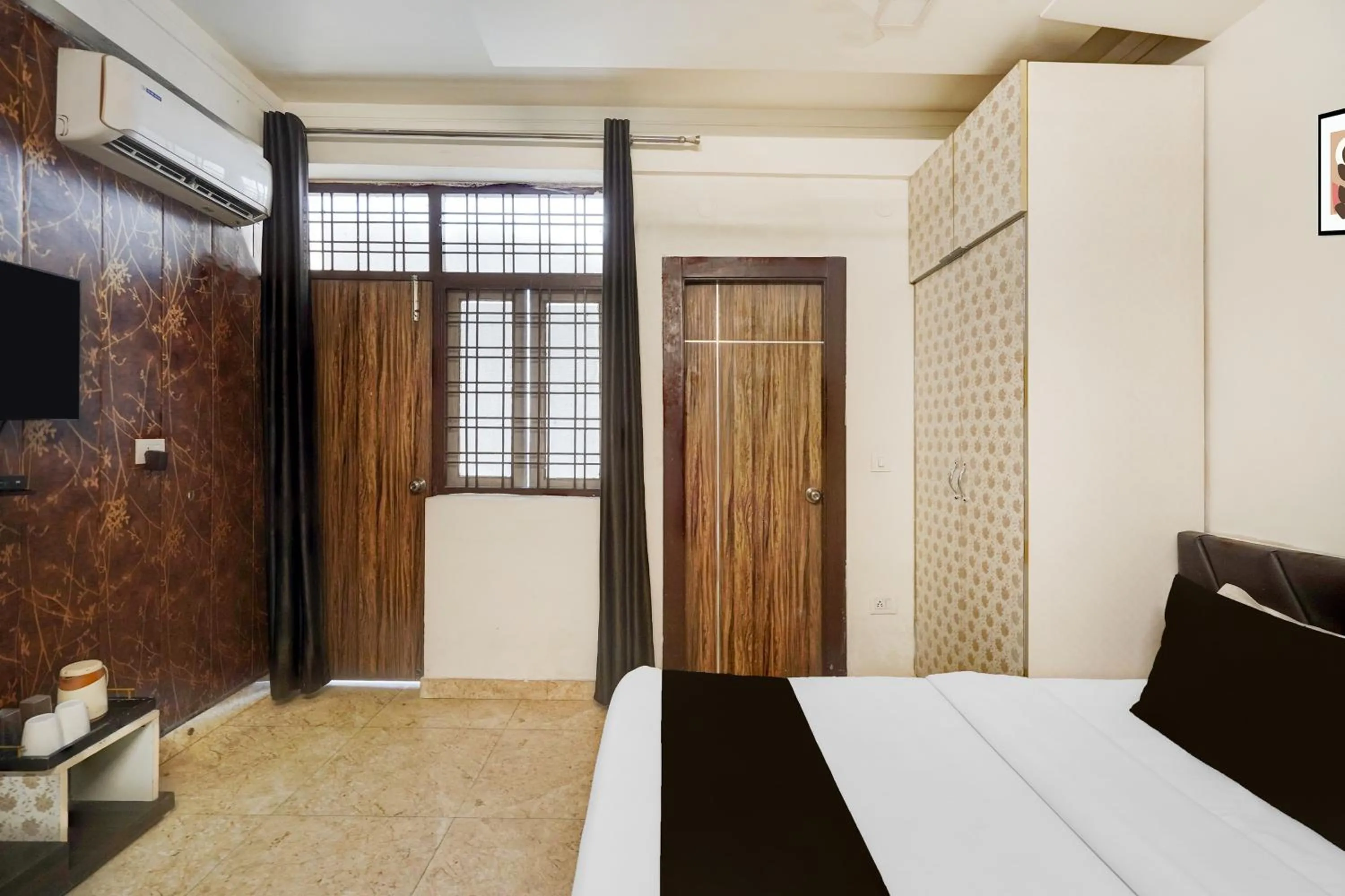 Bedroom, Bed in Super Hotel O GMS Road Near Bus Stand