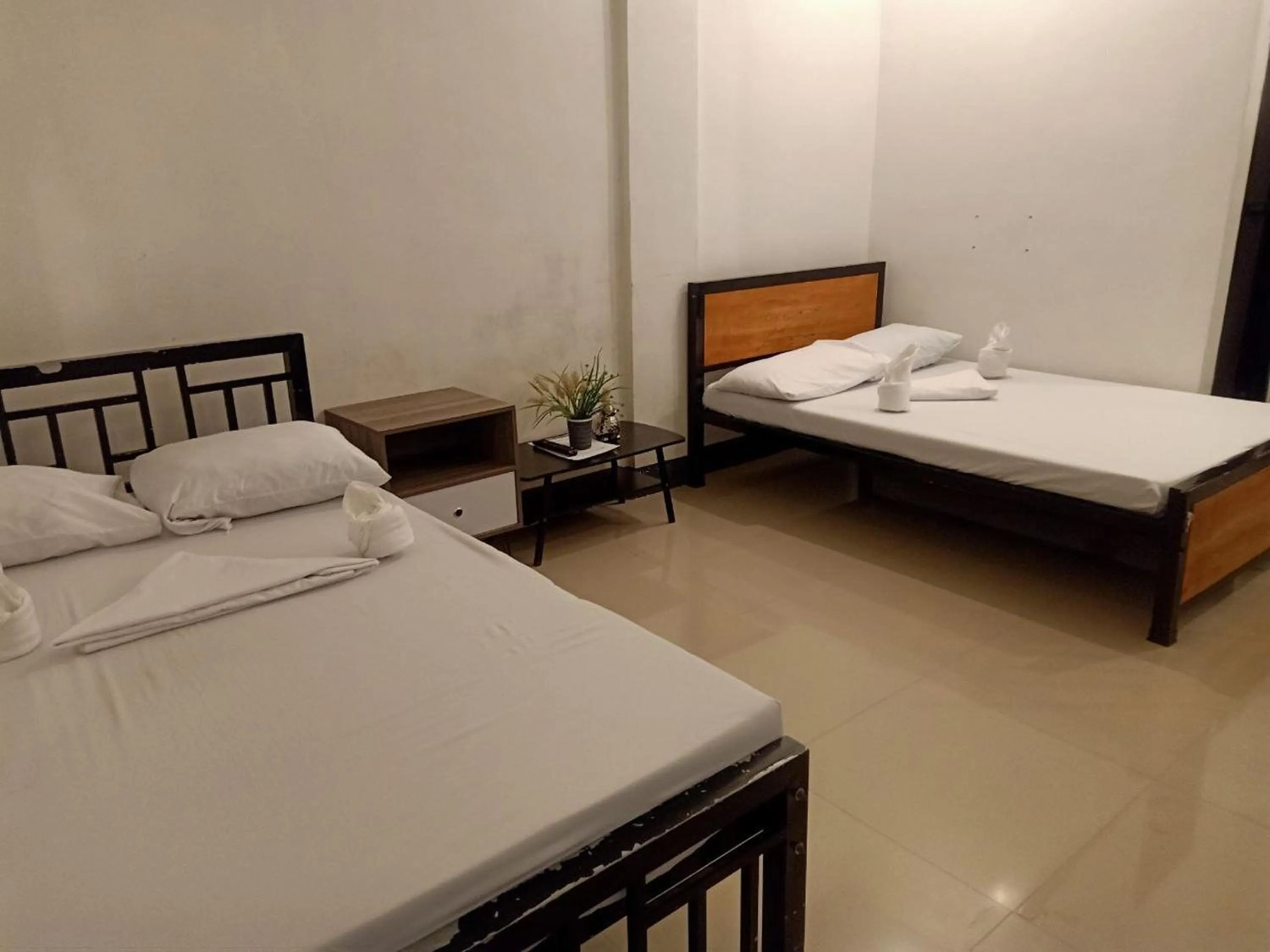 Bedroom, Bed in Hotel Villarte Fort Pampanga