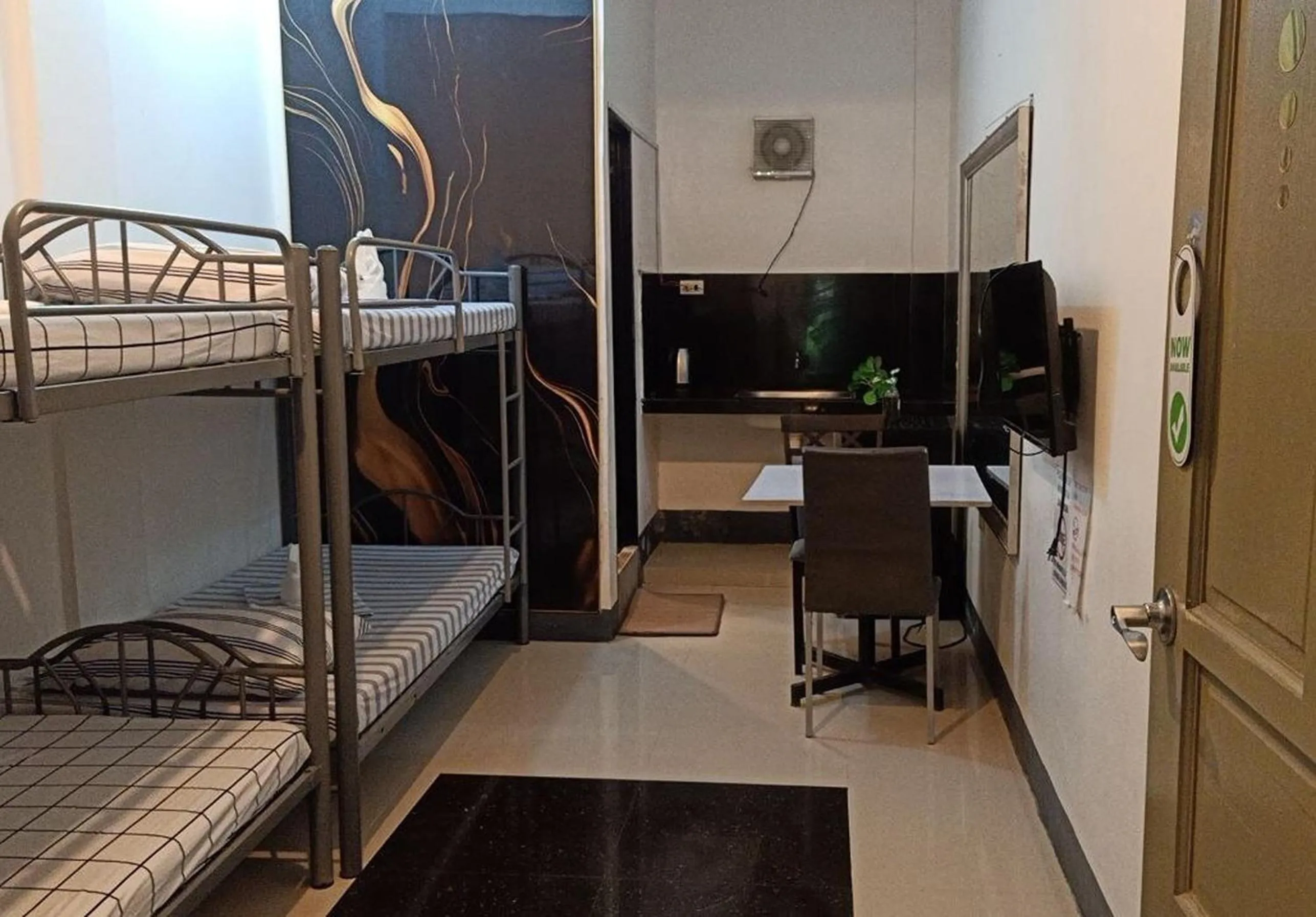 TV and multimedia, Bed in Hotel Villarte Fort Pampanga