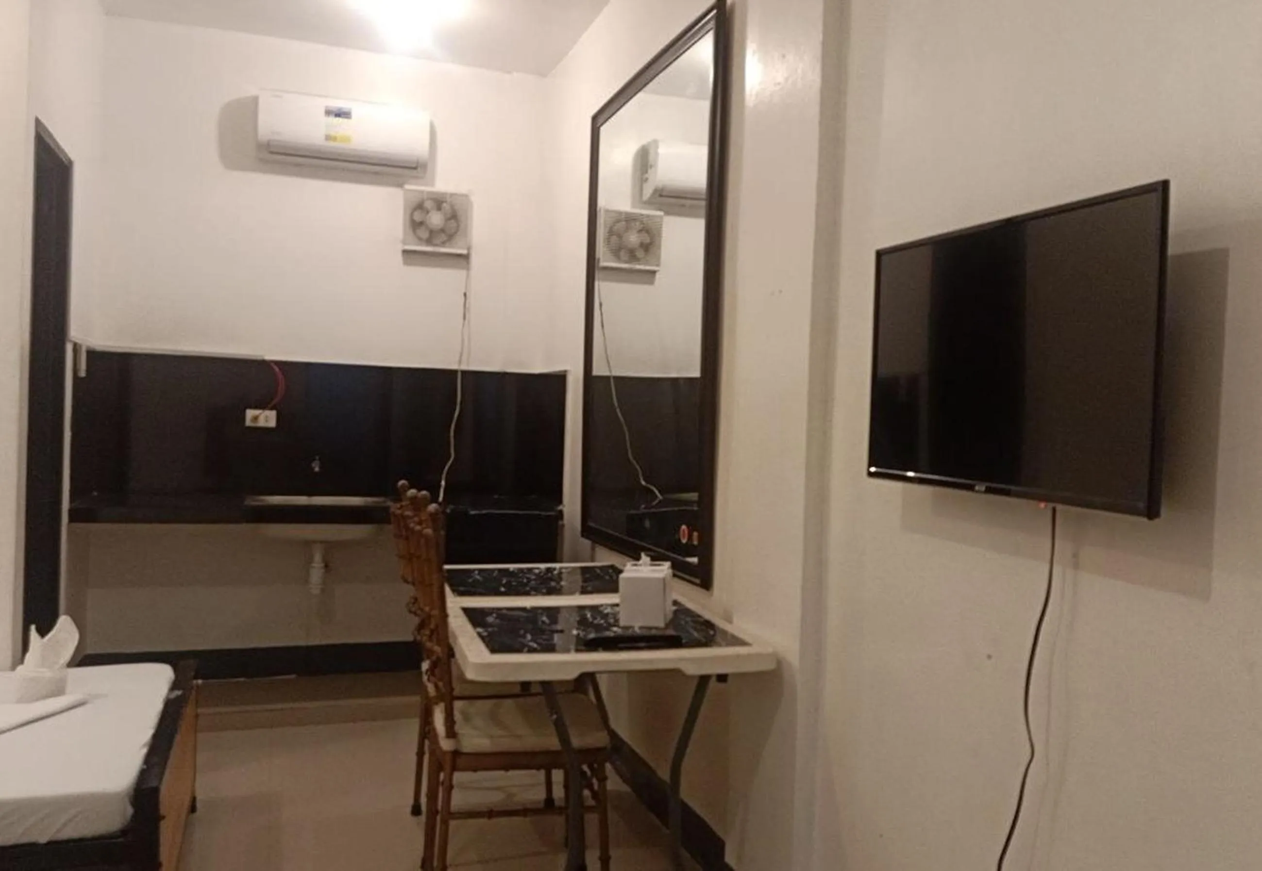 Bed in Hotel Villarte Fort Pampanga