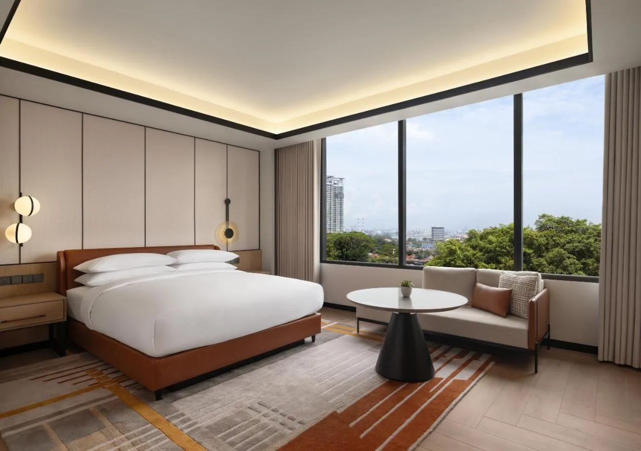 Executive Suite with One King Bed and Club Lounge Access in Sheraton Johor Bahru