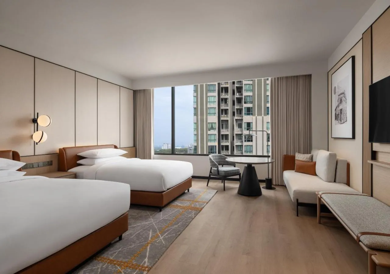 Premier Twin Room with Two Twin Beds and Club Lounge Access - single occupancy in Sheraton Johor Bahru