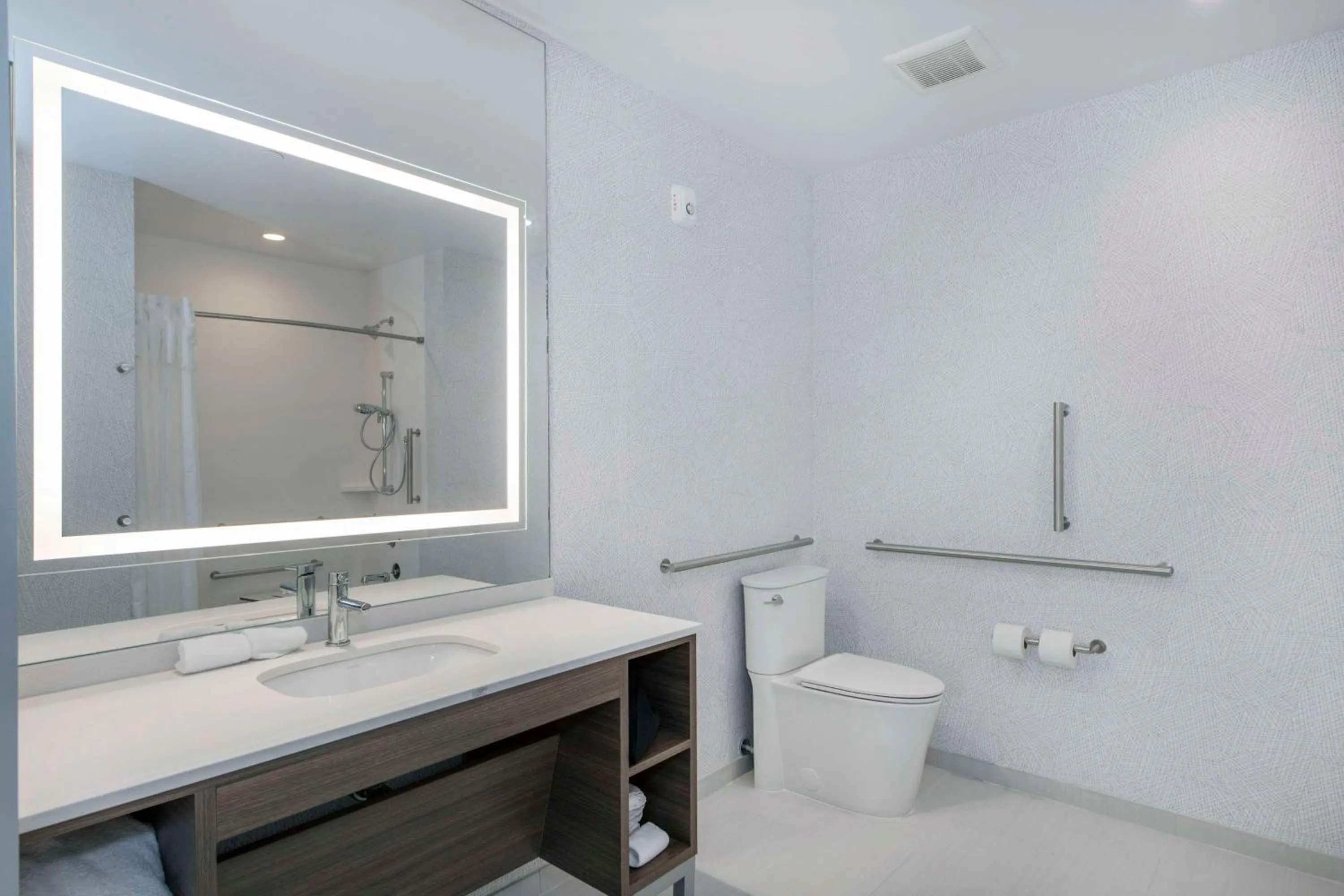 Bathroom in Tru By Hilton Lumberton