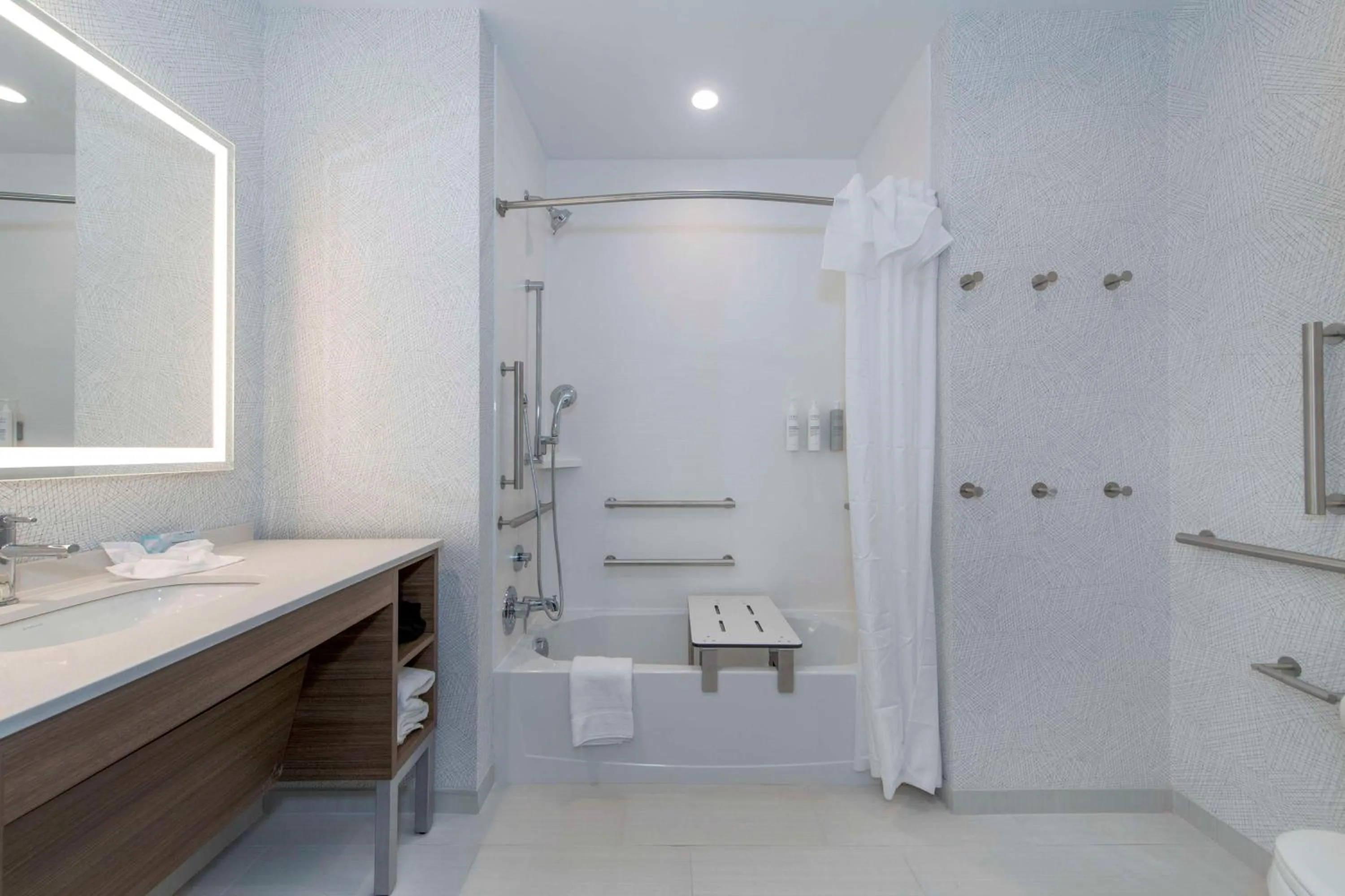 Bathroom in Home2 Suites By Hilton Lumberton