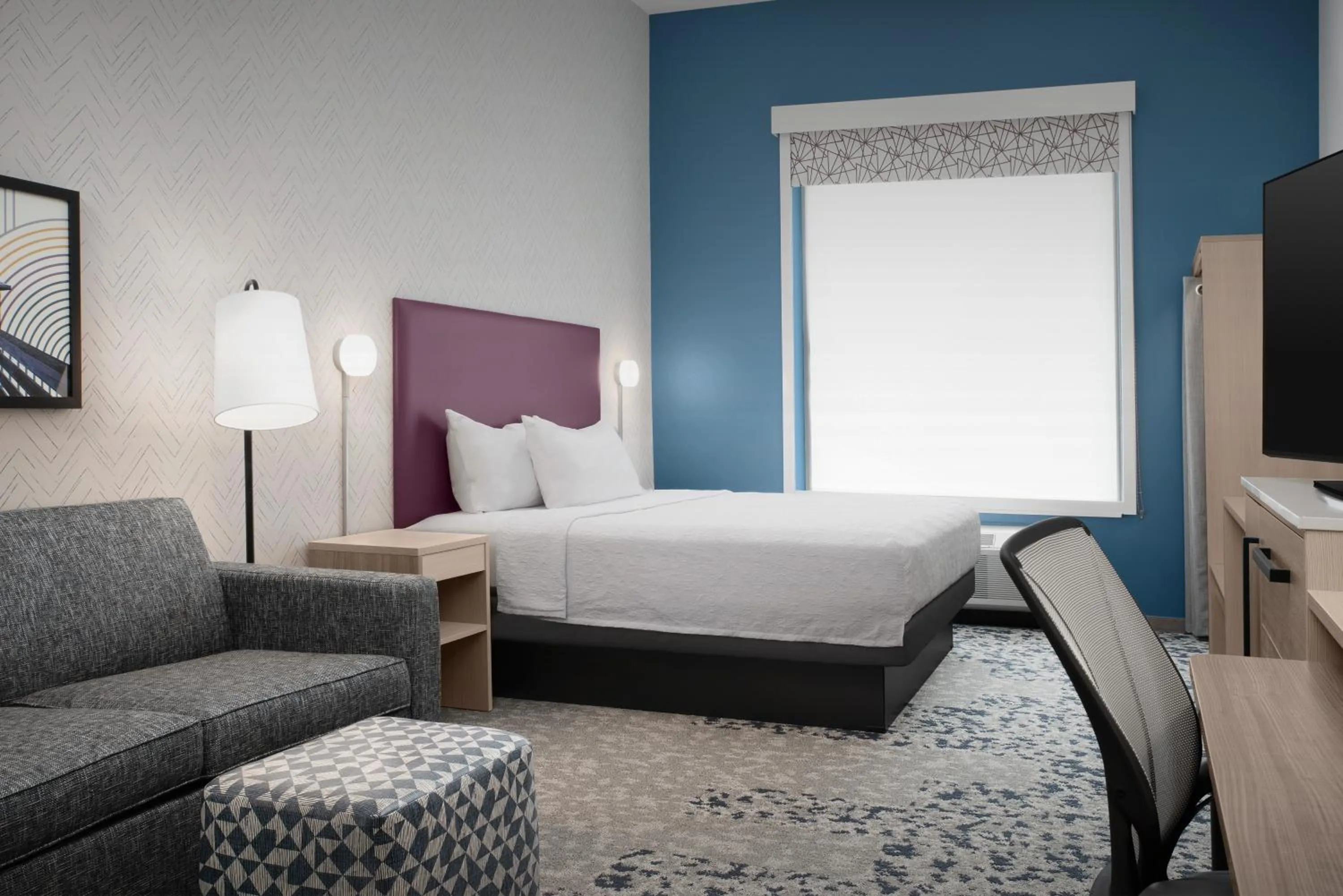 Bed in Home2 Suites By Hilton Lakeland North I-4