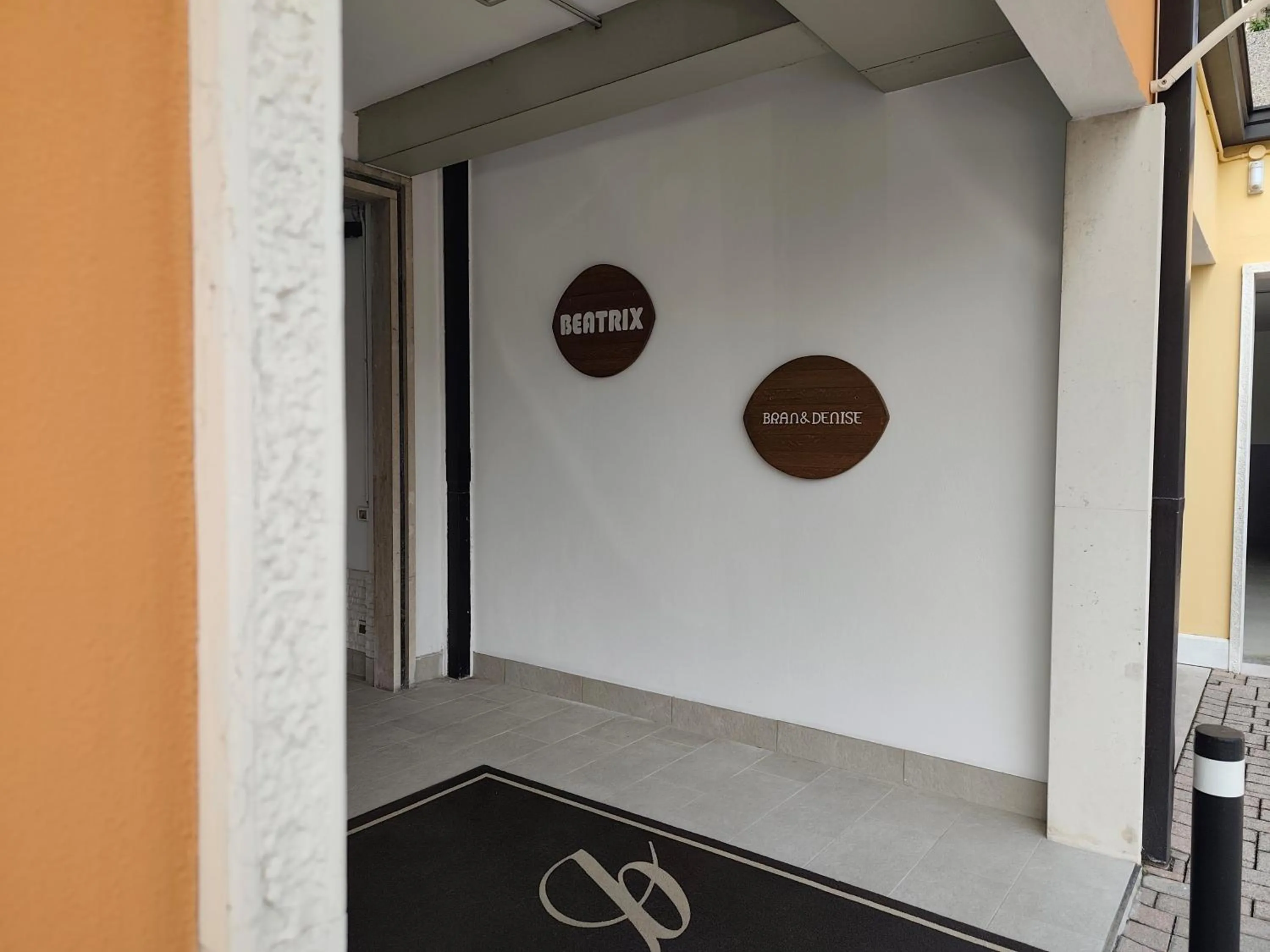 Property logo or sign in Residence Beatrix