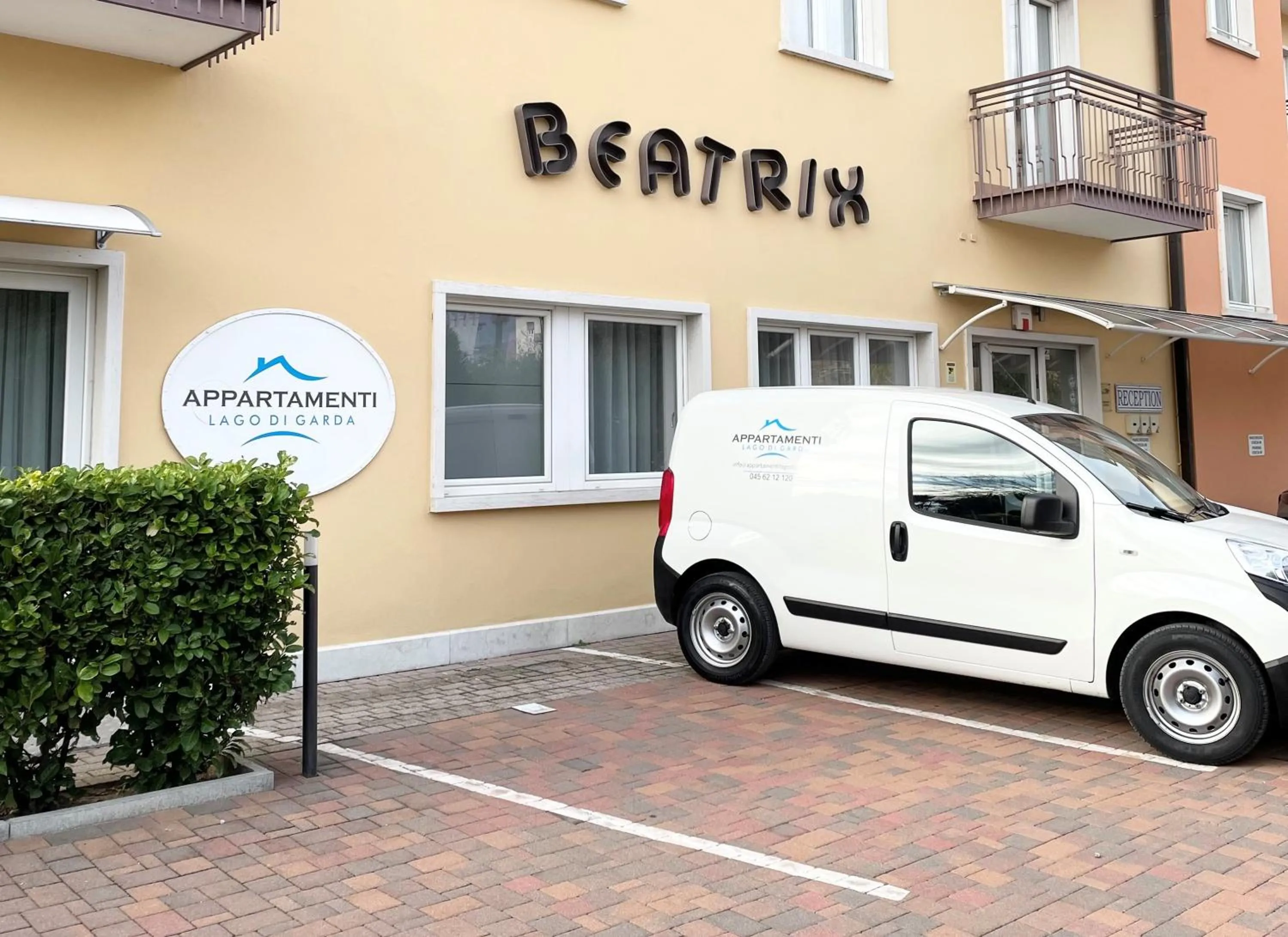 Logo/Certificate/Sign in Residence Beatrix