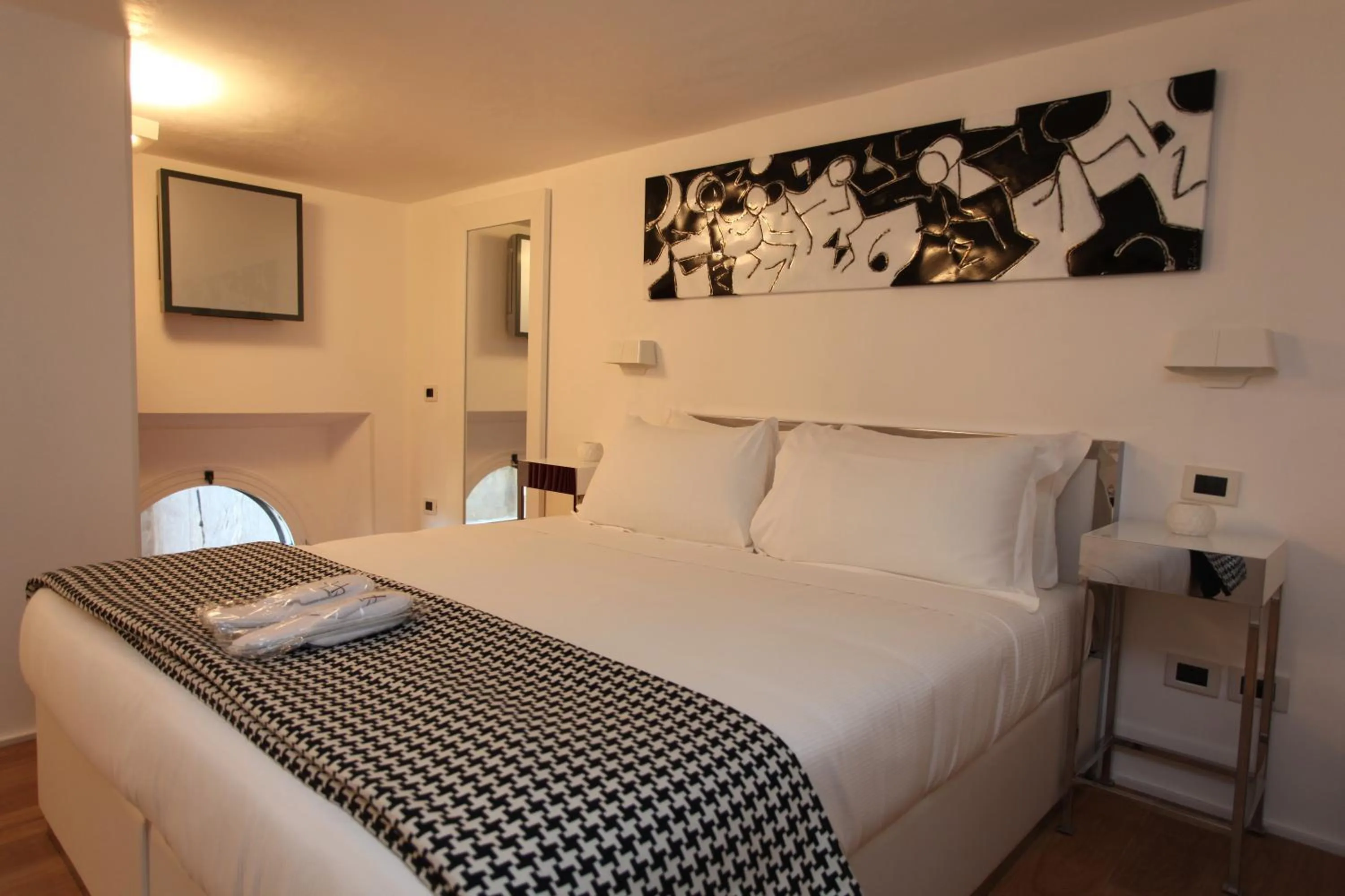 Bedroom, Bed in LHP Suite Roma Piazza del Popolo