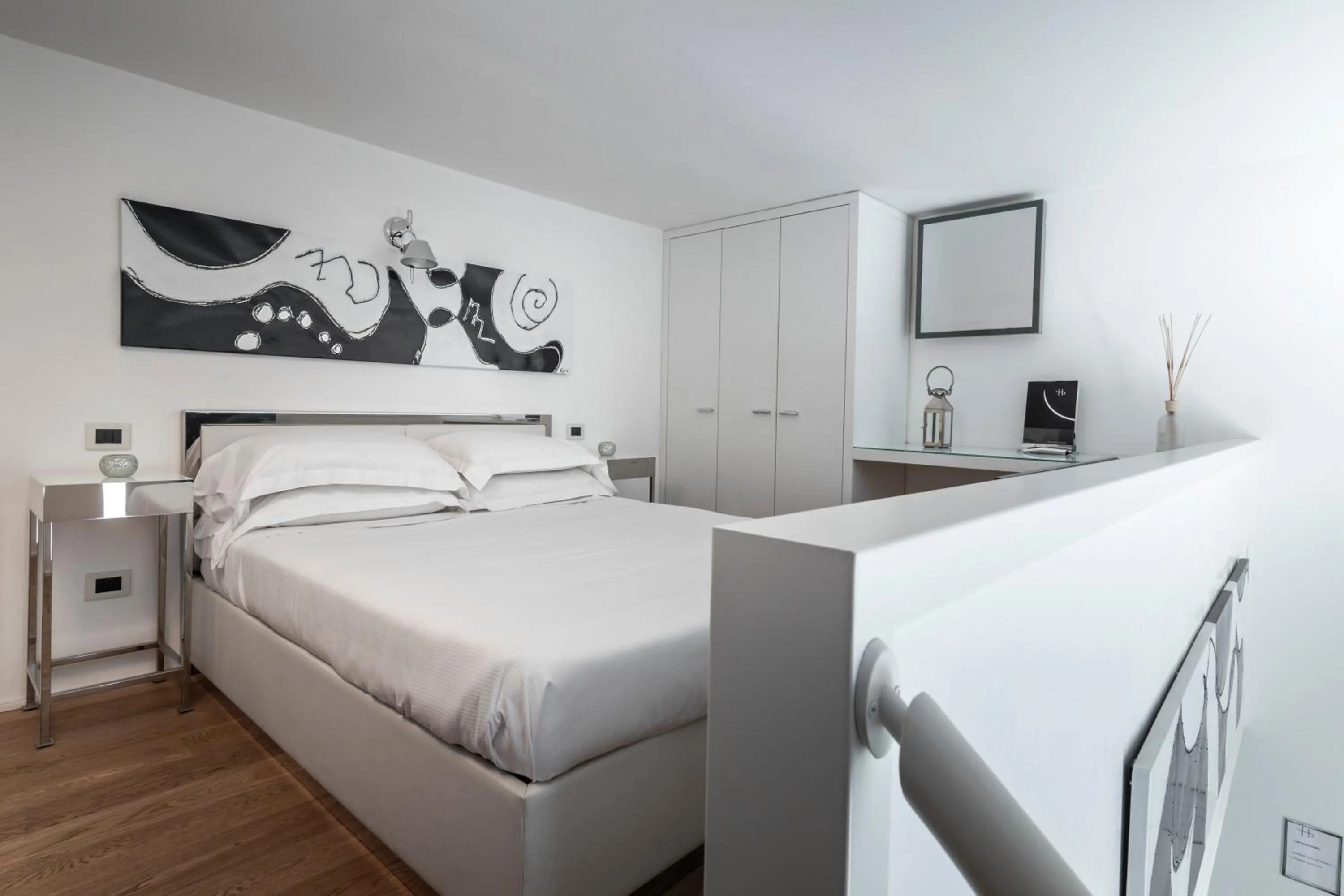 Photo of the whole room, Bed in LHP Suite Roma Piazza del Popolo