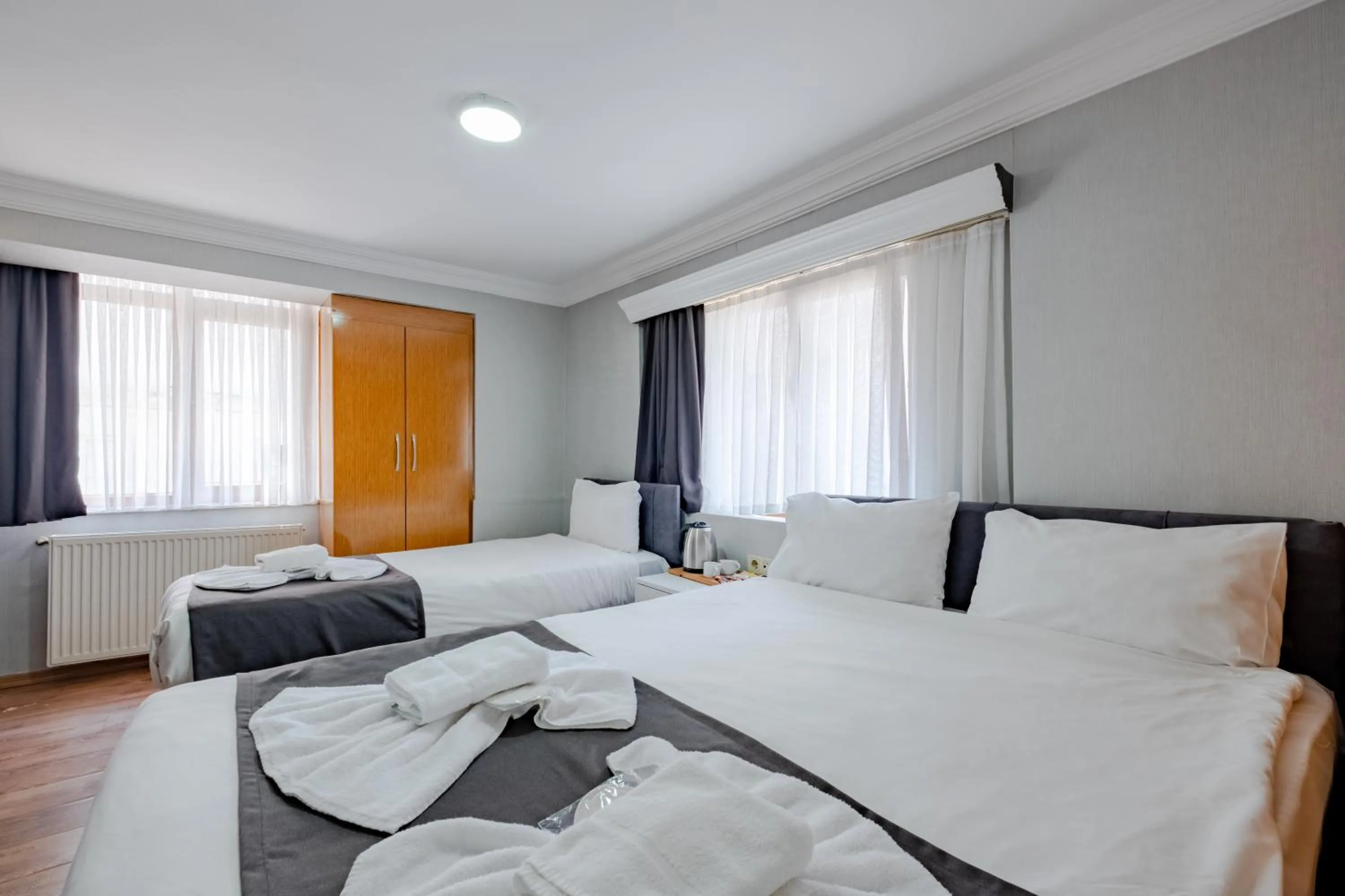 Photo of the whole room, Bed in JAMMY Hotel