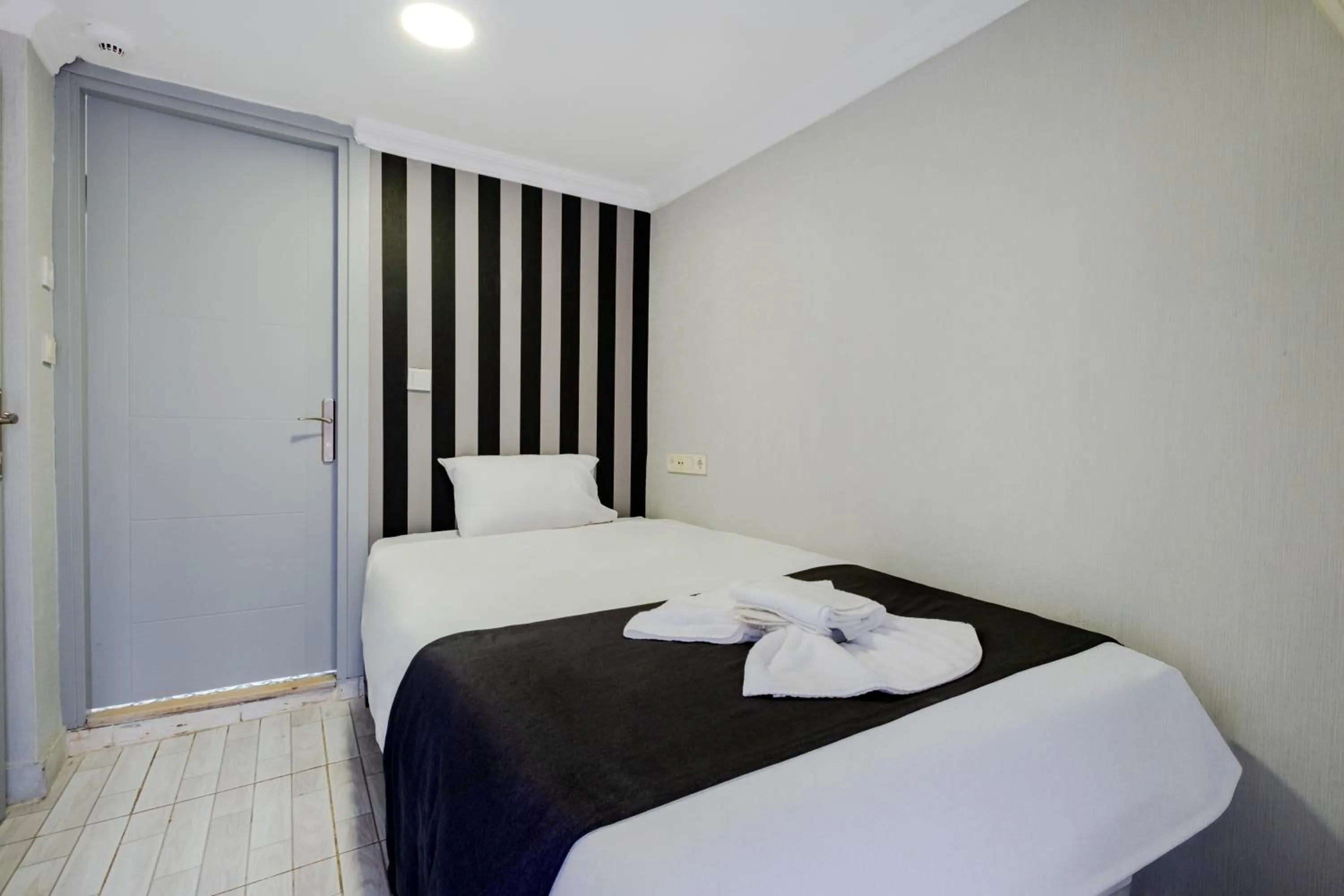 Photo of the whole room, Bed in JAMMY Hotel