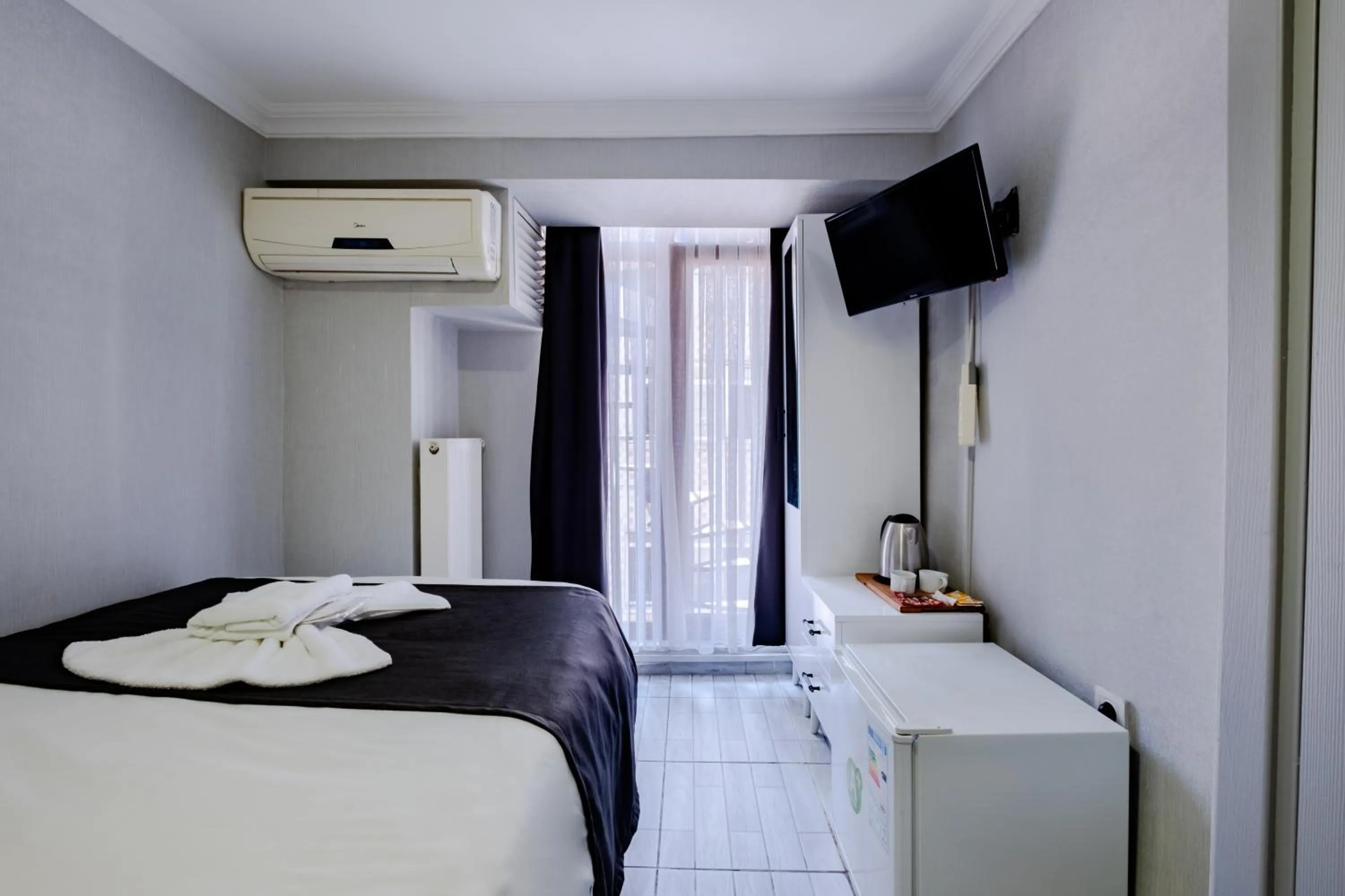 Photo of the whole room, Bed in JAMMY Hotel