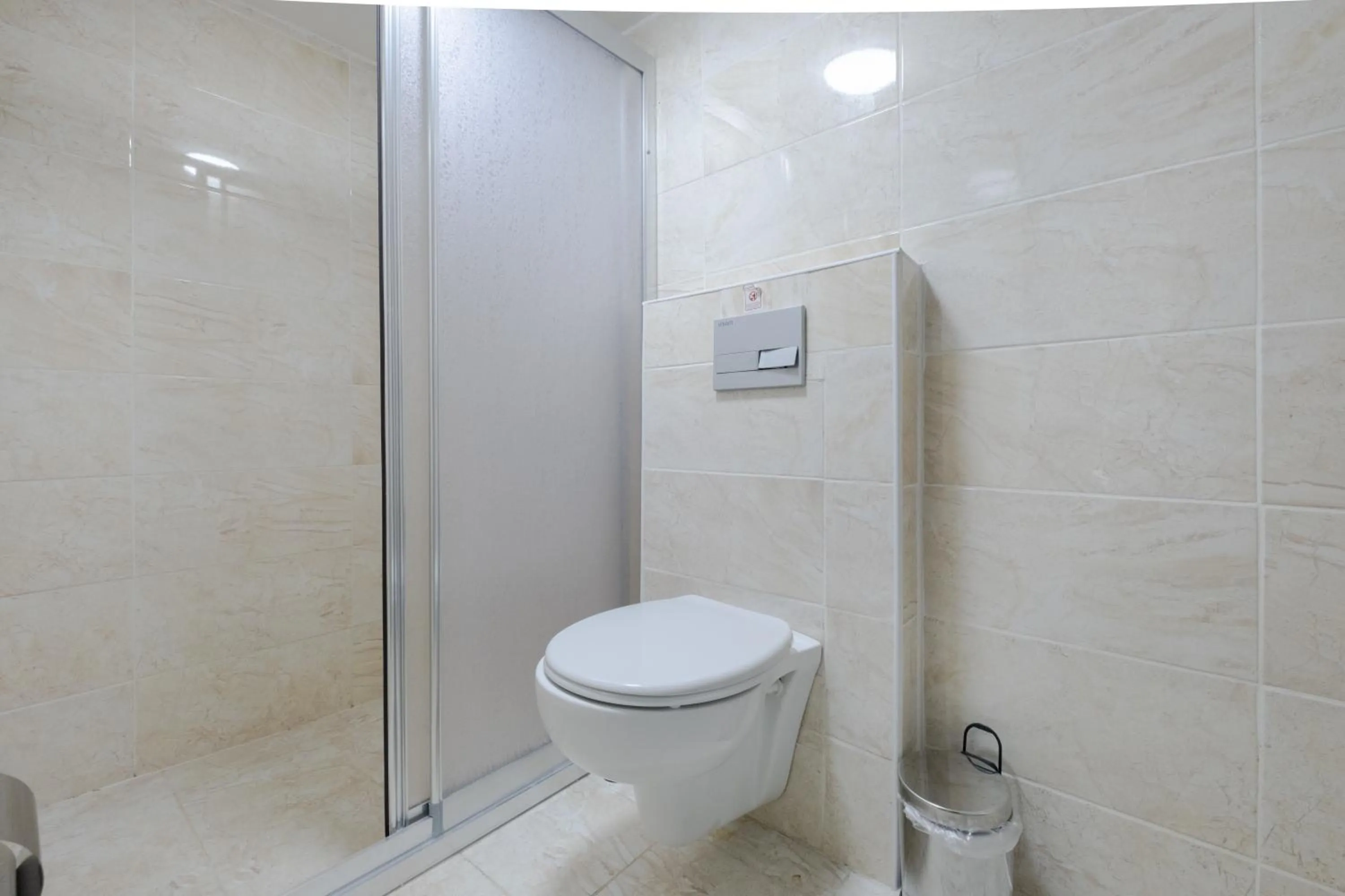 Bathroom in JAMMY Hotel