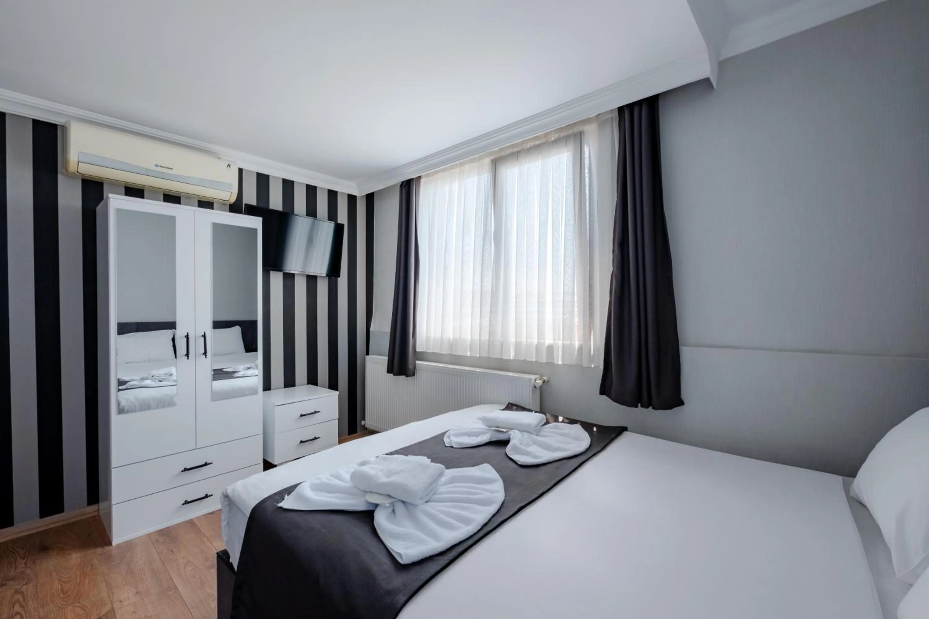 Photo of the whole room, Bed in JAMMY Hotel