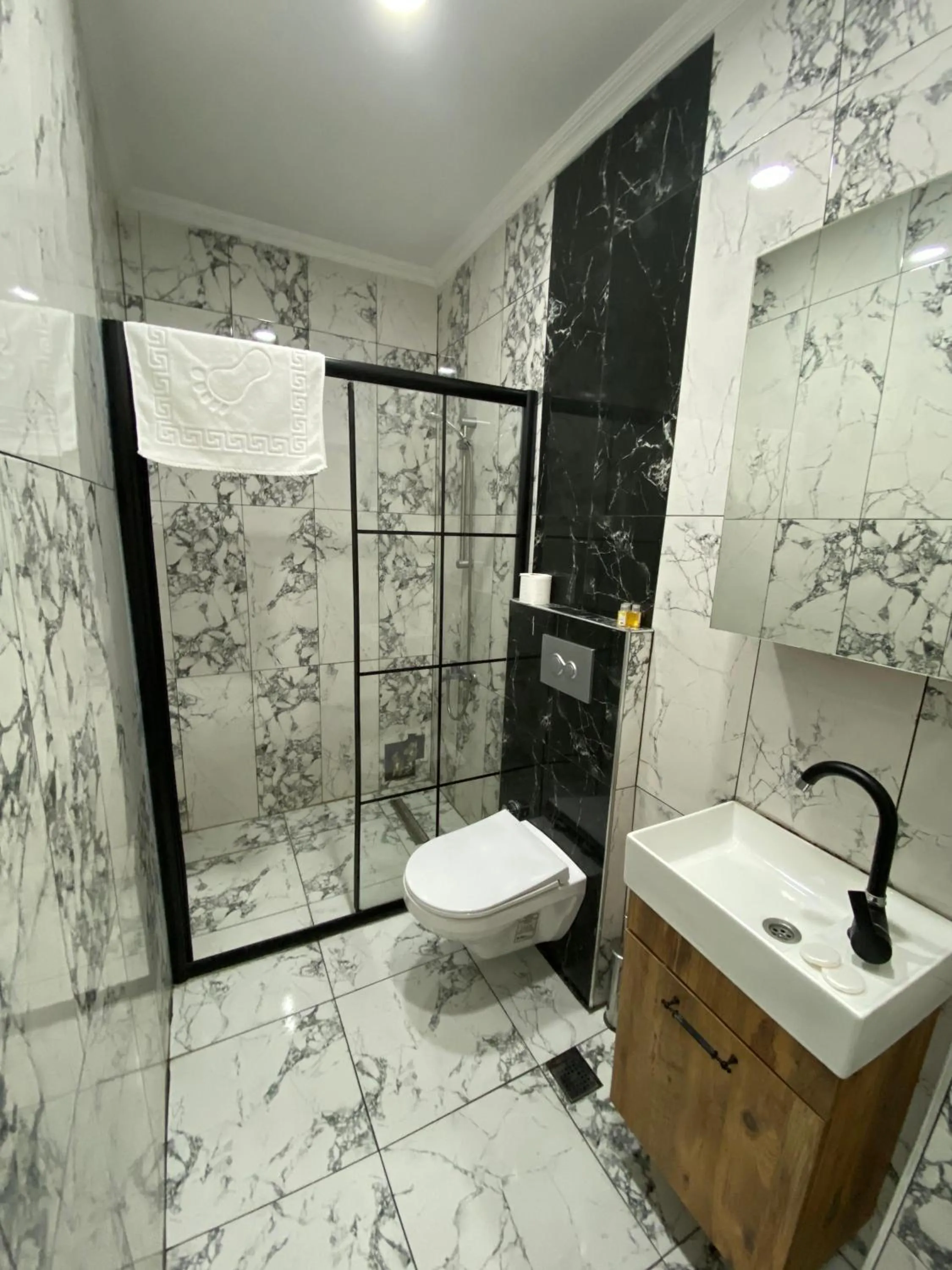 Shower in Viva Hotel Kadikoy