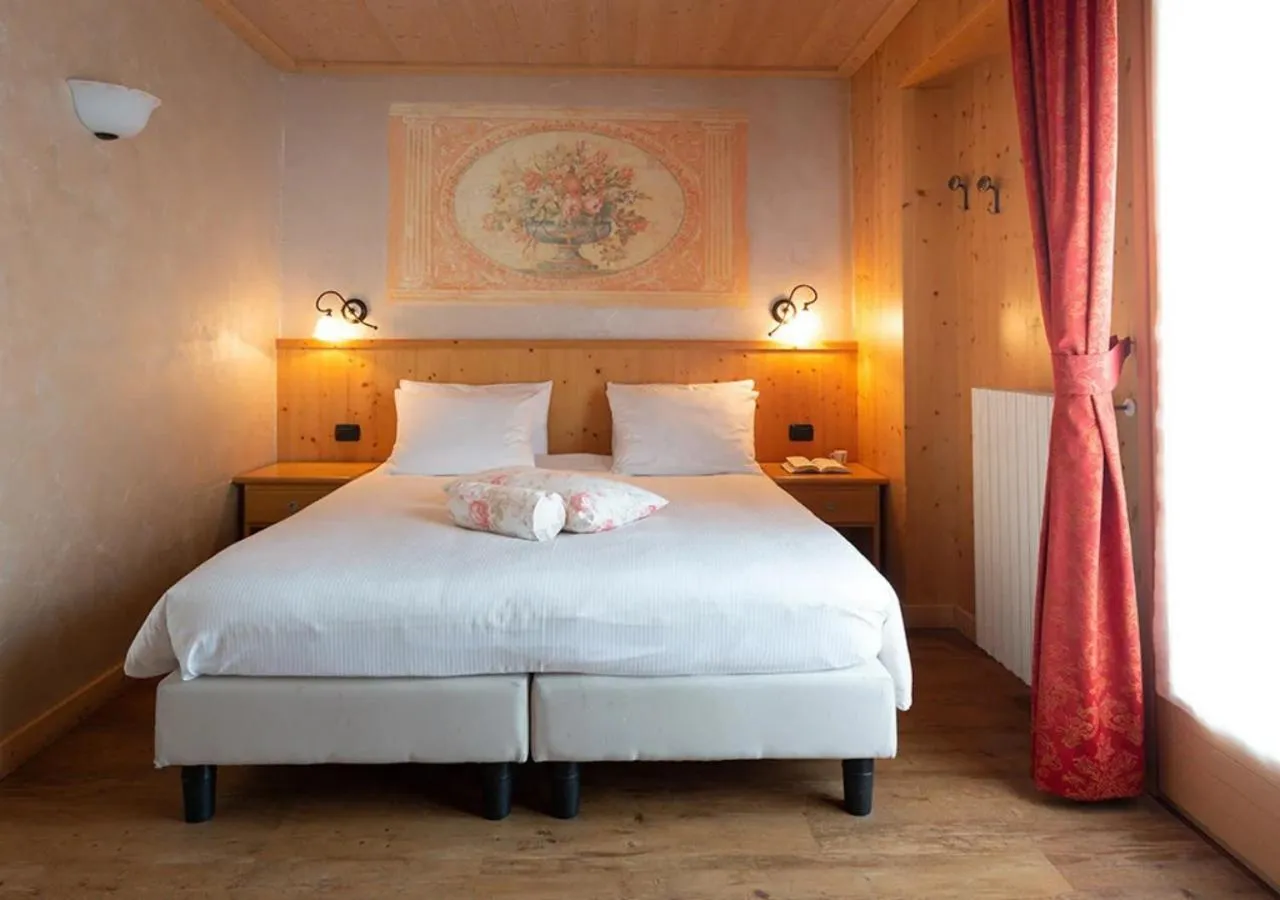 Photo of the whole room, Bed in Funivia Bormio Active Hotel - Adults Only