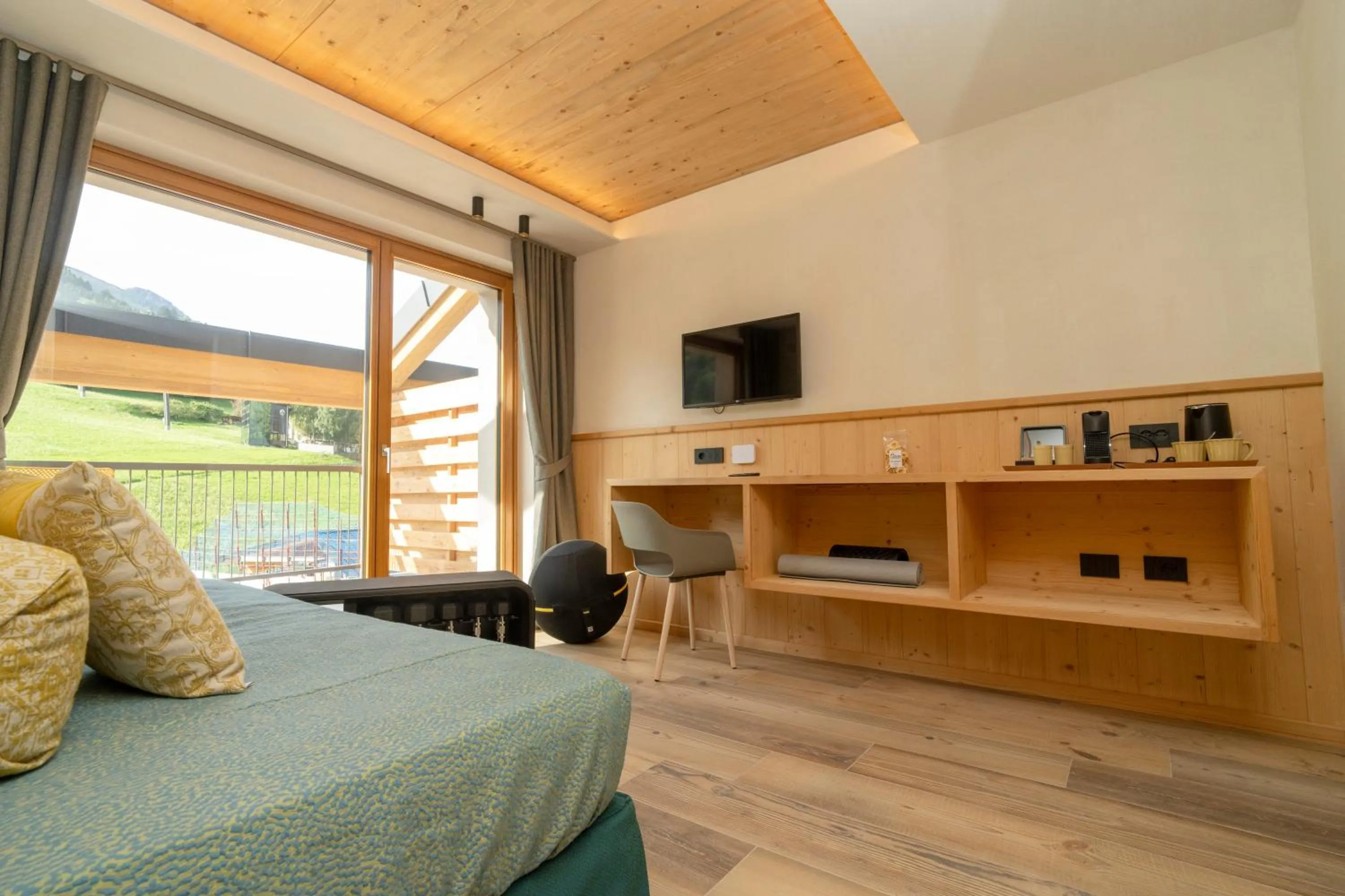 Bedroom, Bed in Funivia Bormio Active Hotel - Adults Only