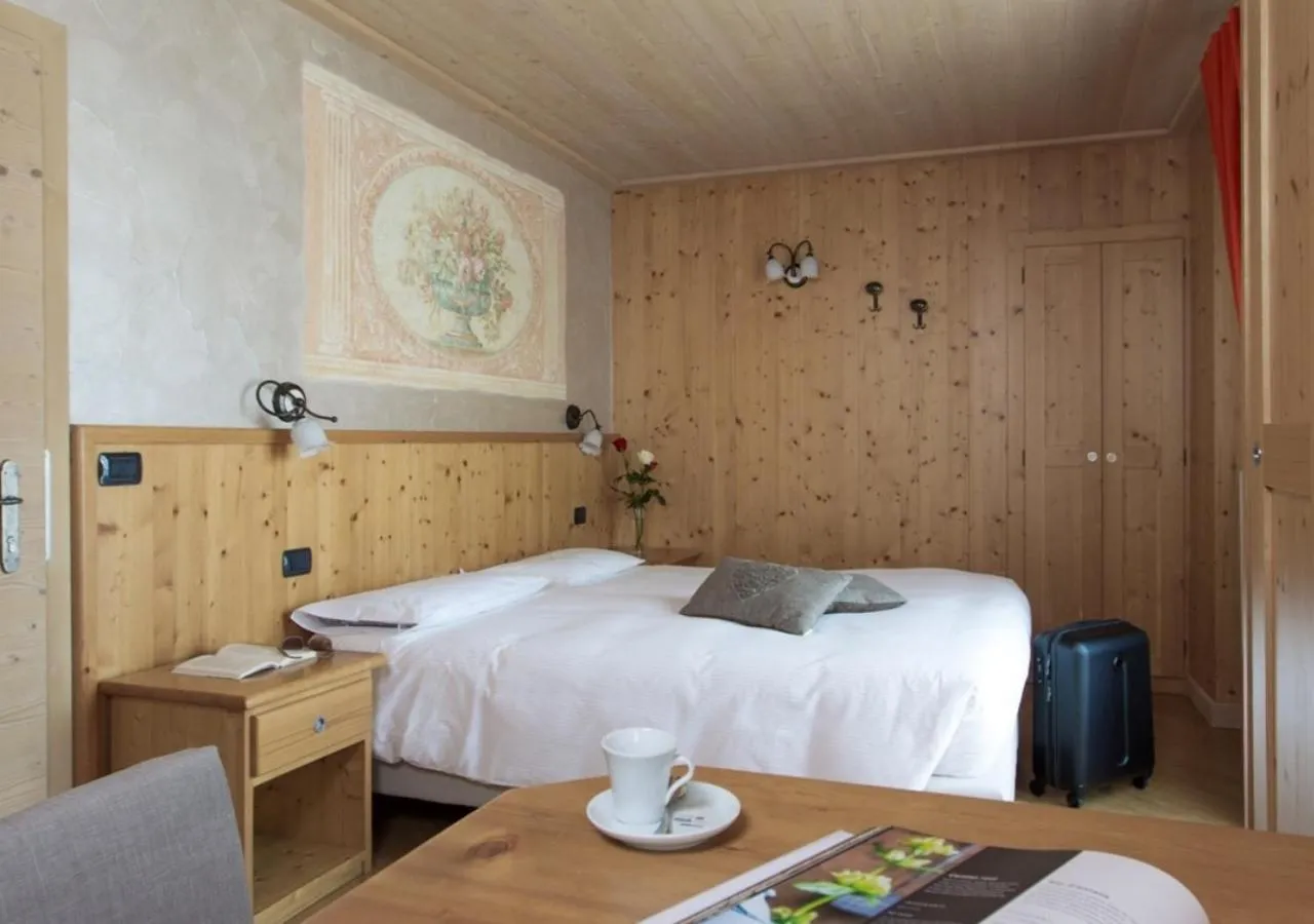 Bedroom, Bed in Funivia Bormio Active Hotel - Adults Only