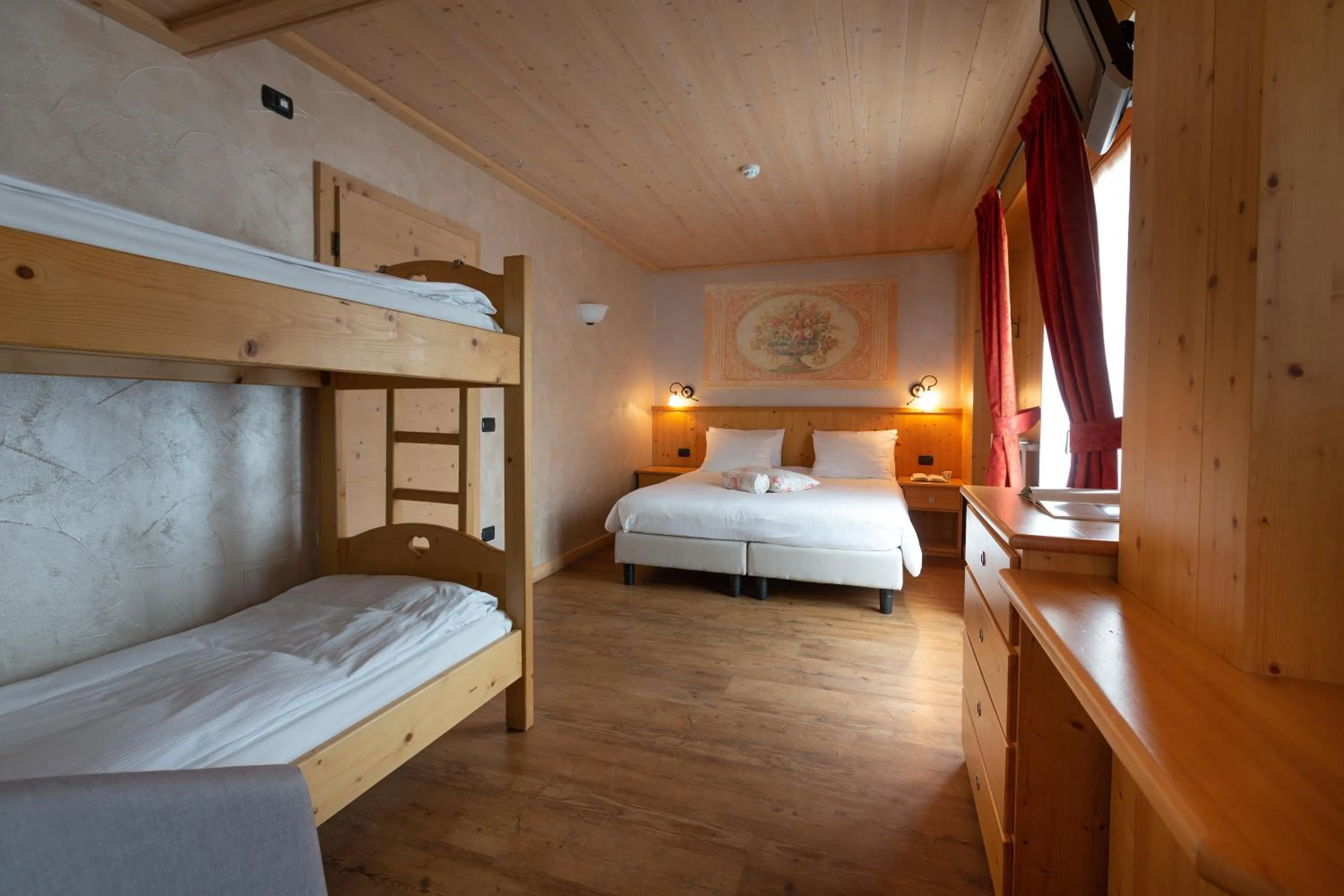 Bedroom, Bed in Funivia Bormio Active Hotel - Adults Only