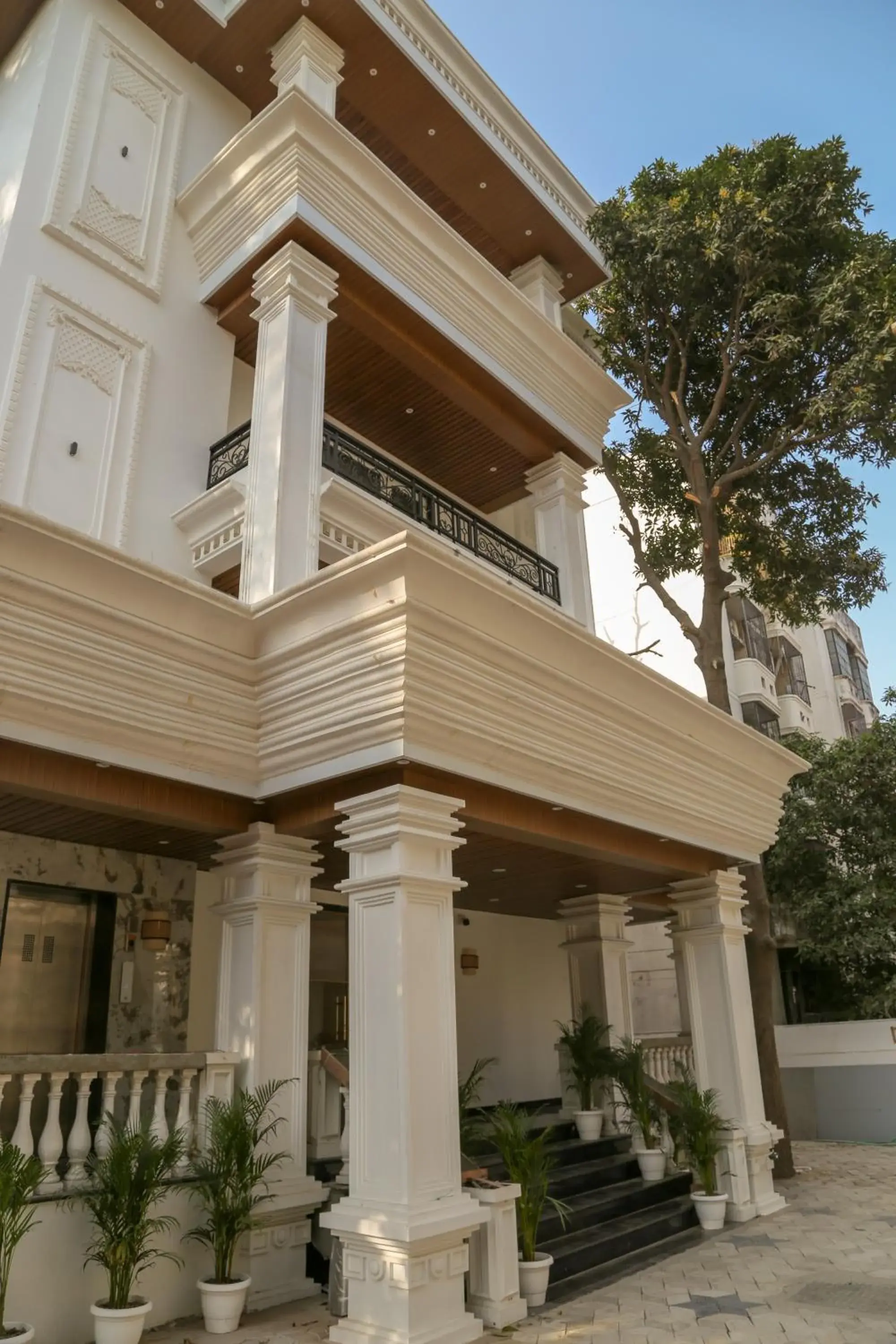 Four Leaf Hotel Arjuna Manor, Varanasi Four Leaf Hotel Arjuna Manor, Varanasi