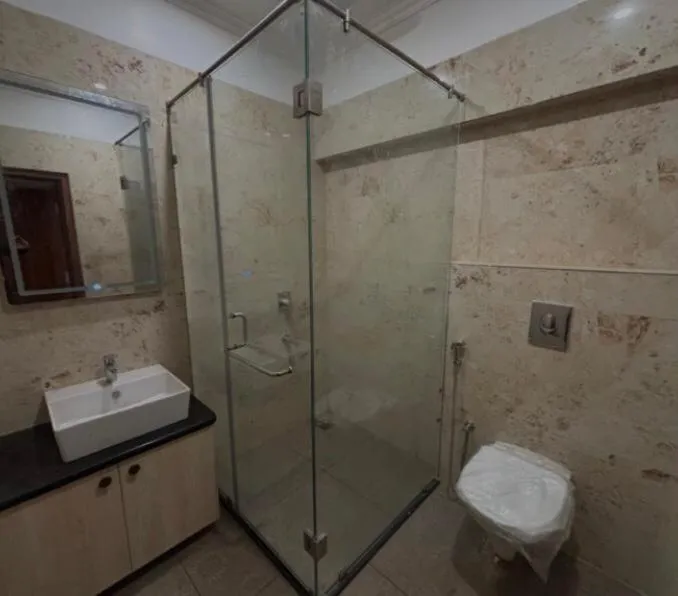 Bathroom in Four Leaf Hotel Arjuna Manor, Varanasi