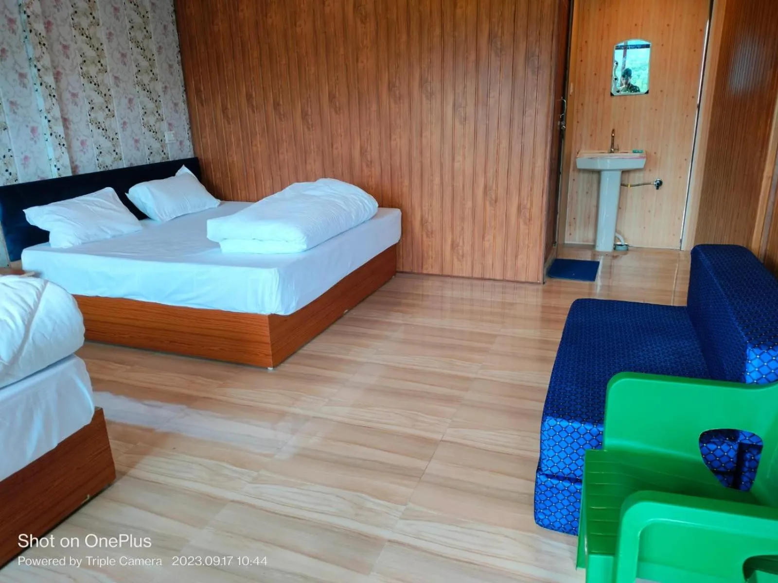 Bed in Chaukhamba view Resort