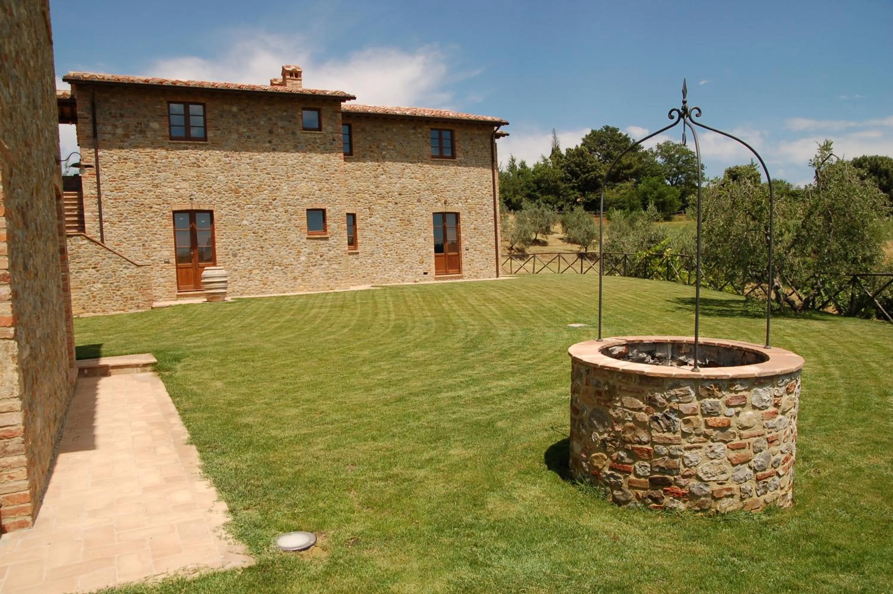 Garden in PanElios Borgo Vacanze