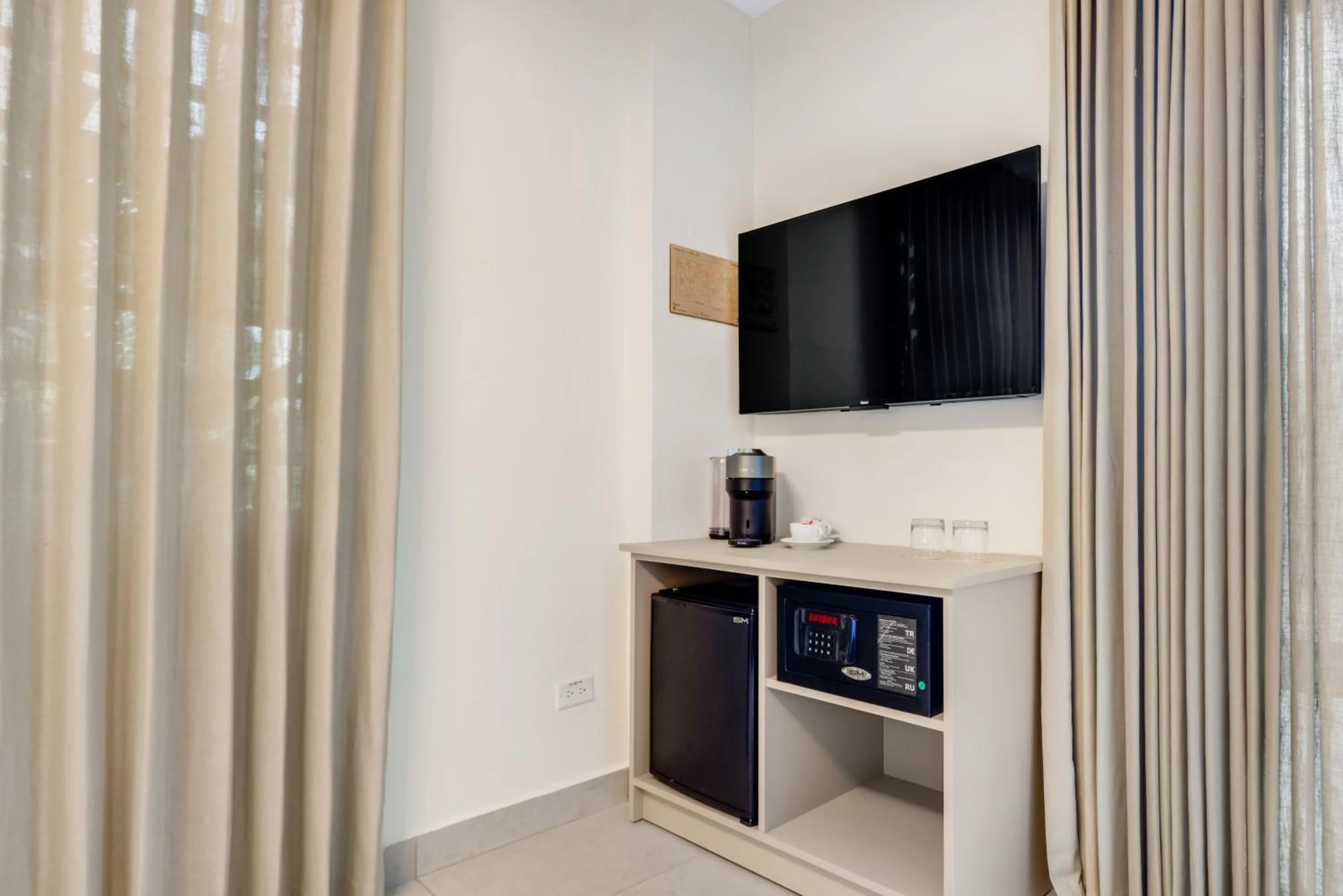 TV and multimedia in The Weekender by Otium