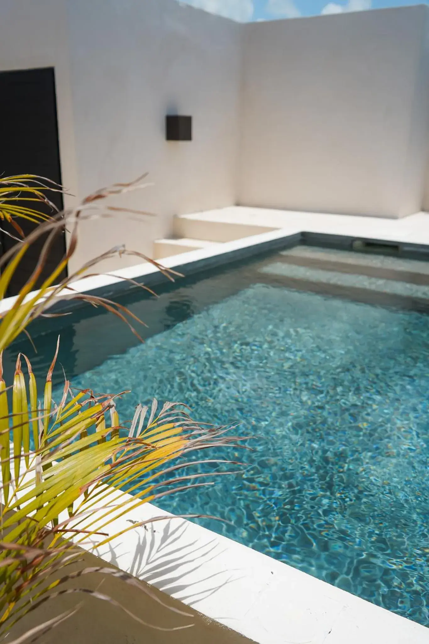 Deluxe One-Bedroom Apartment with Garden View in Otonomus Tulum Deluxe One-Bedroom Apartment with Garden View in Otonomus Tulum