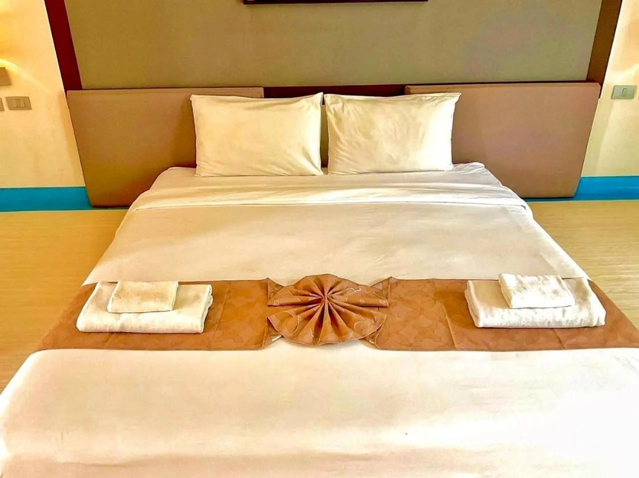 Bed in Sunset Serenity Jomtien Resort