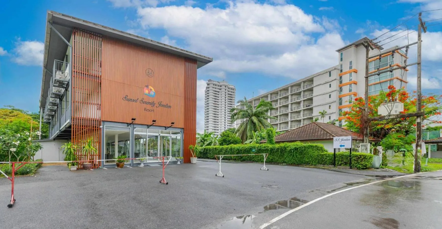 Property building in Sunset Serenity Jomtien Resort