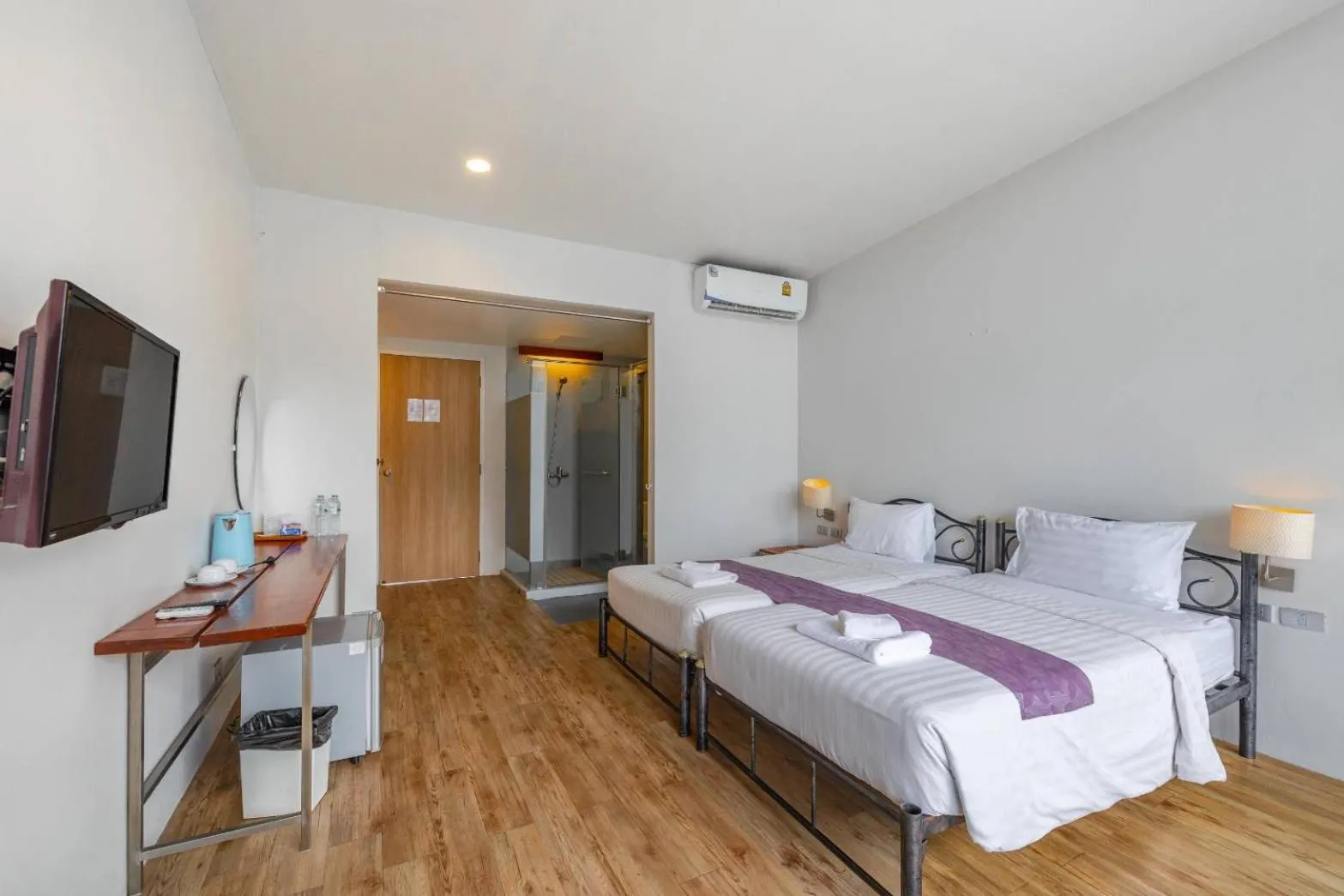 Communal lounge/ TV room, Bed in Sunset Serenity Jomtien Resort
