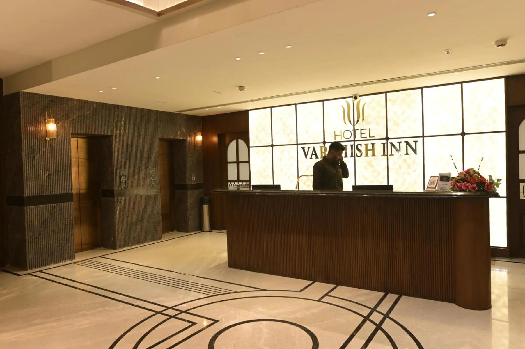 Hotel Varshish Inn
