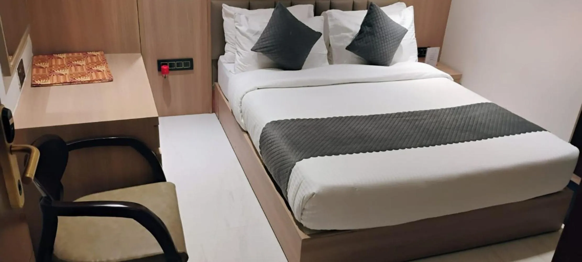 Double Room - single occupancy in Hotel Varshish Inn