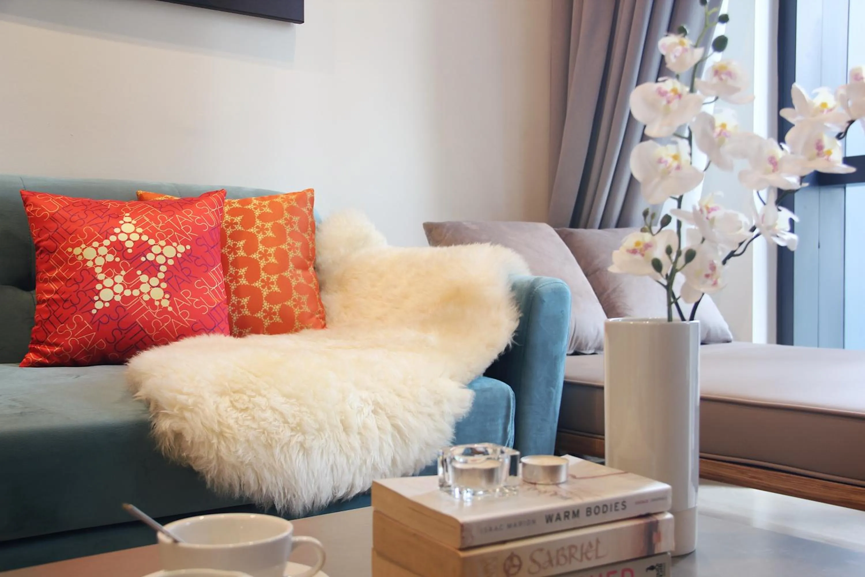 Living room in Star Deluxe Suites KLCC by WSD