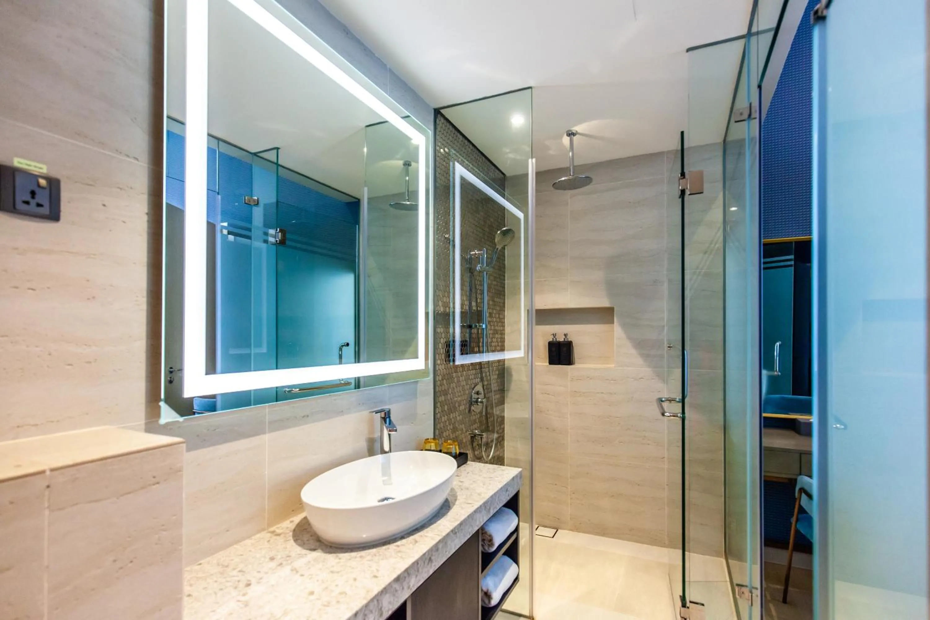 Shower in Star Deluxe Suites KLCC by WSD